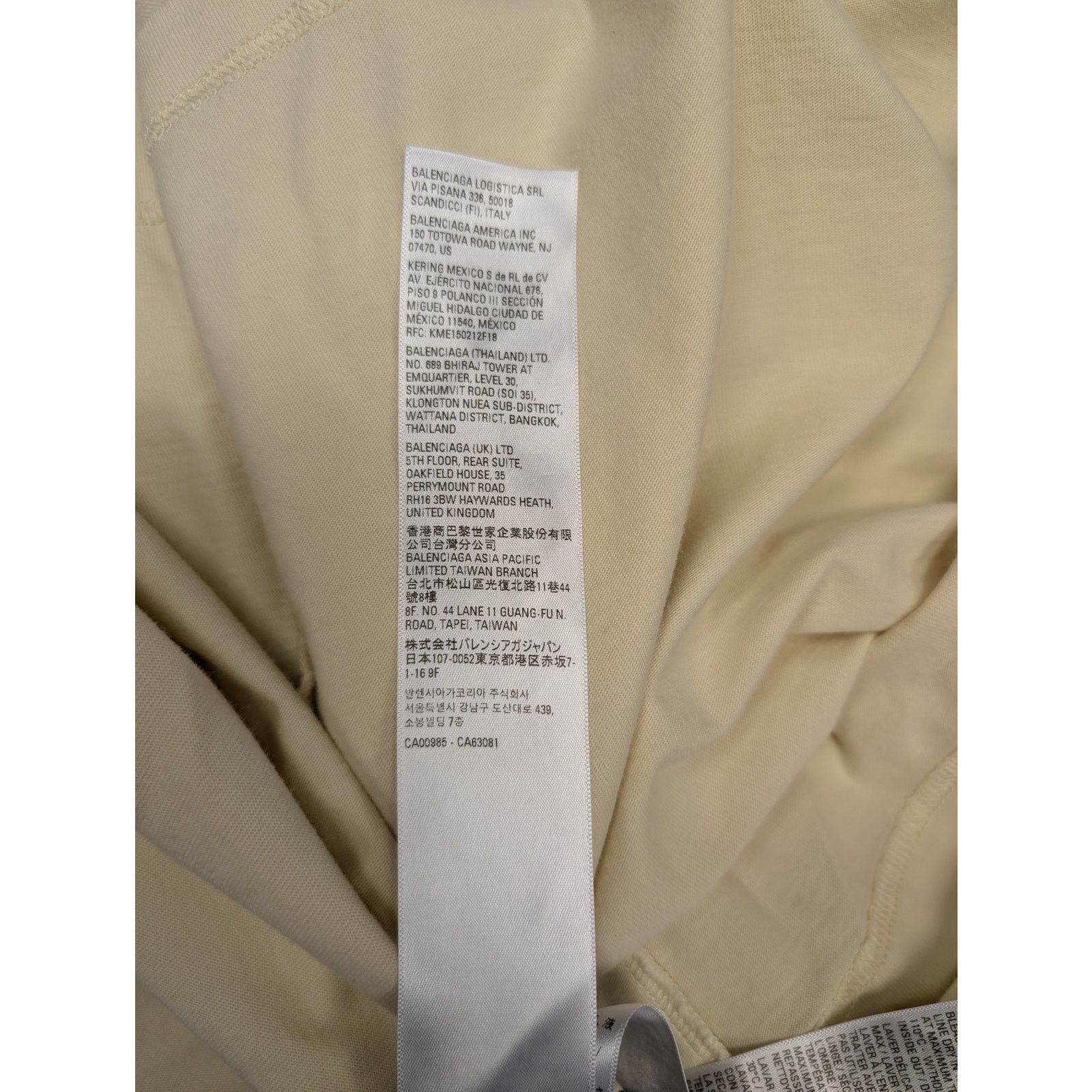 Balenciaga o1rshd1 BAL Back Hem Vintage Jersey Sweatshirt in Beige Size US M / EU 48-50 / 2 - 15 Thumbnail