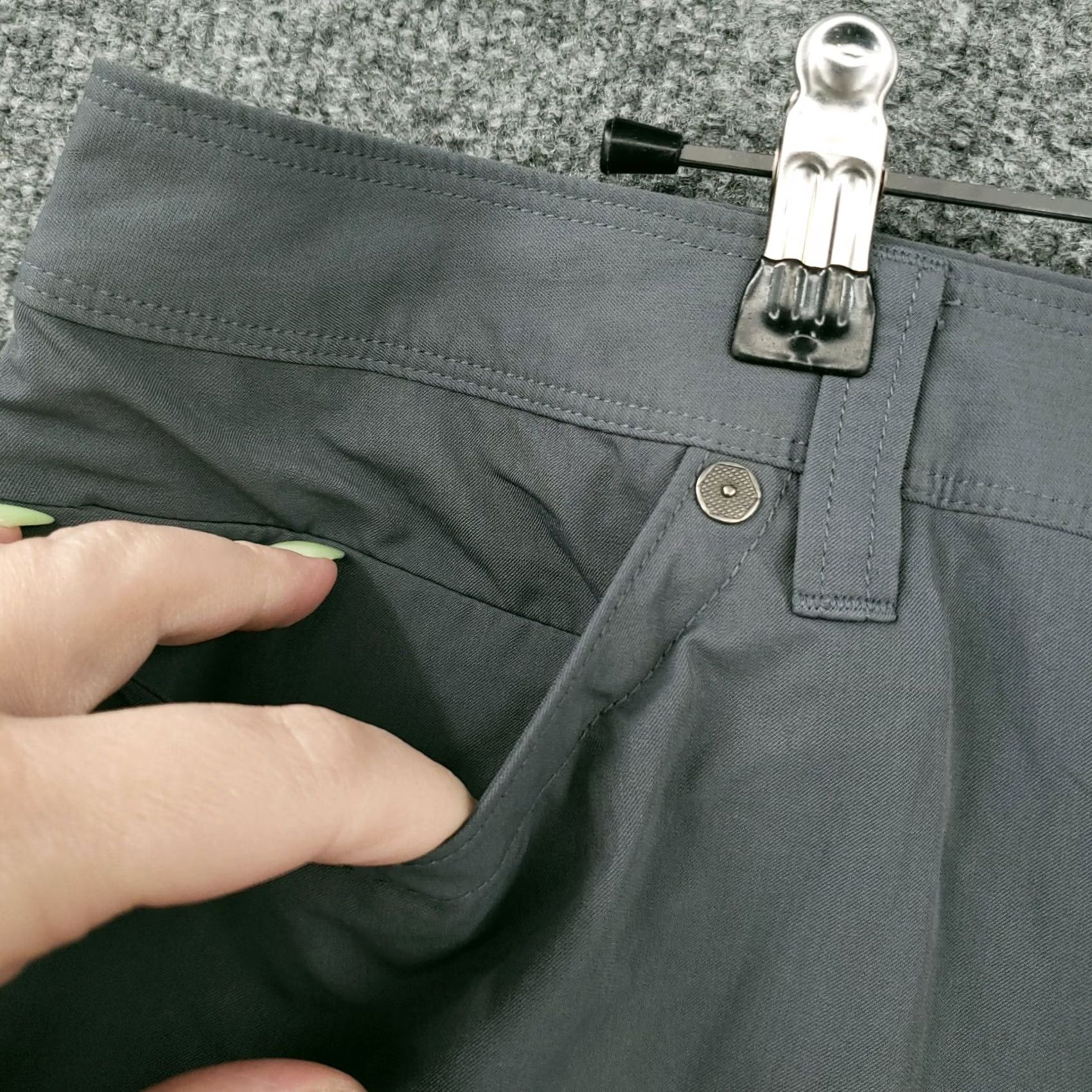 Mountain Hardwear Mountain Hardwear Skirt Womens Size 16 Gray Mini Nylon Stretch Zip Fly Hiking Outdoor Size 38" / US 16 / IT 52 - 7 Thumbnail