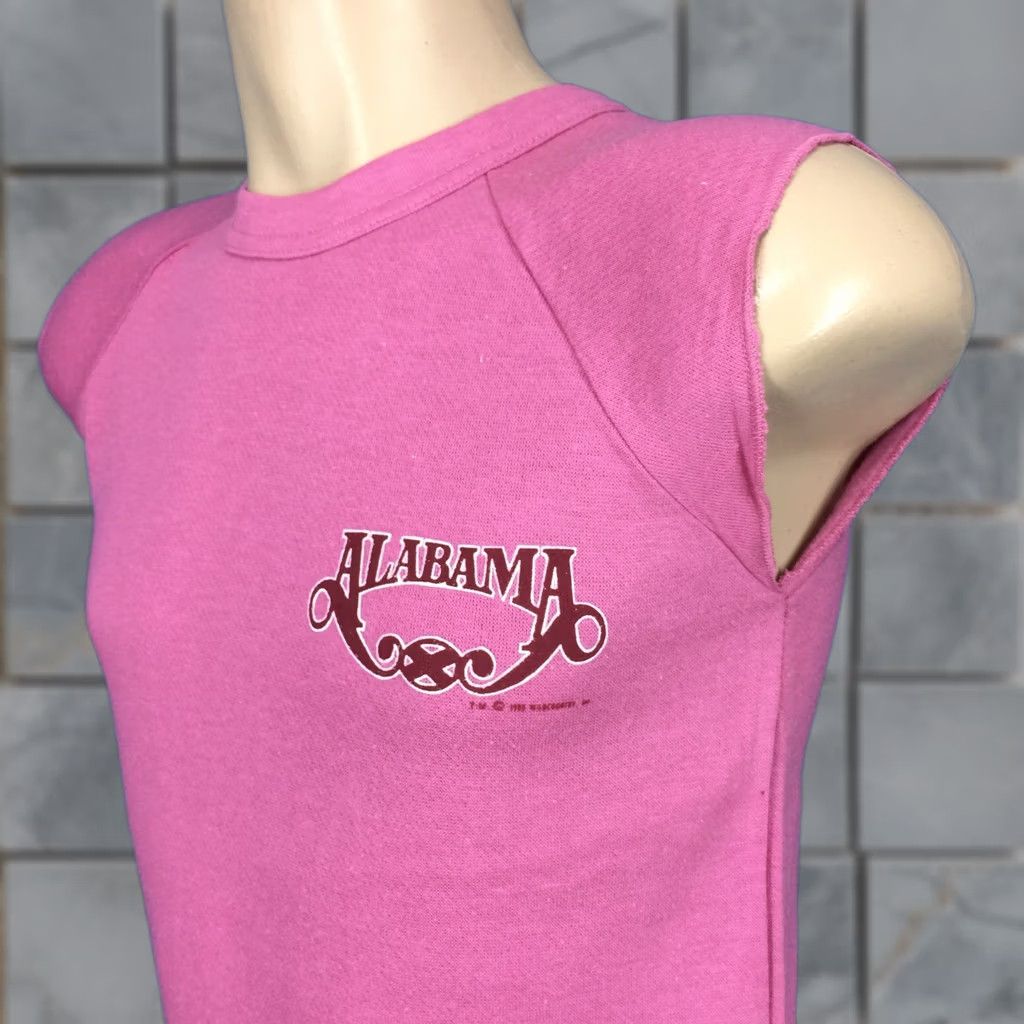 Vintage VINTAGE Alabama CONCERT CREWNECK SHIRT XS Men Pink 80s 90s Muscles Rock Deadstock NOS T-Shirt Size US XS / EU 42 / 0 - 1 Thumbnail