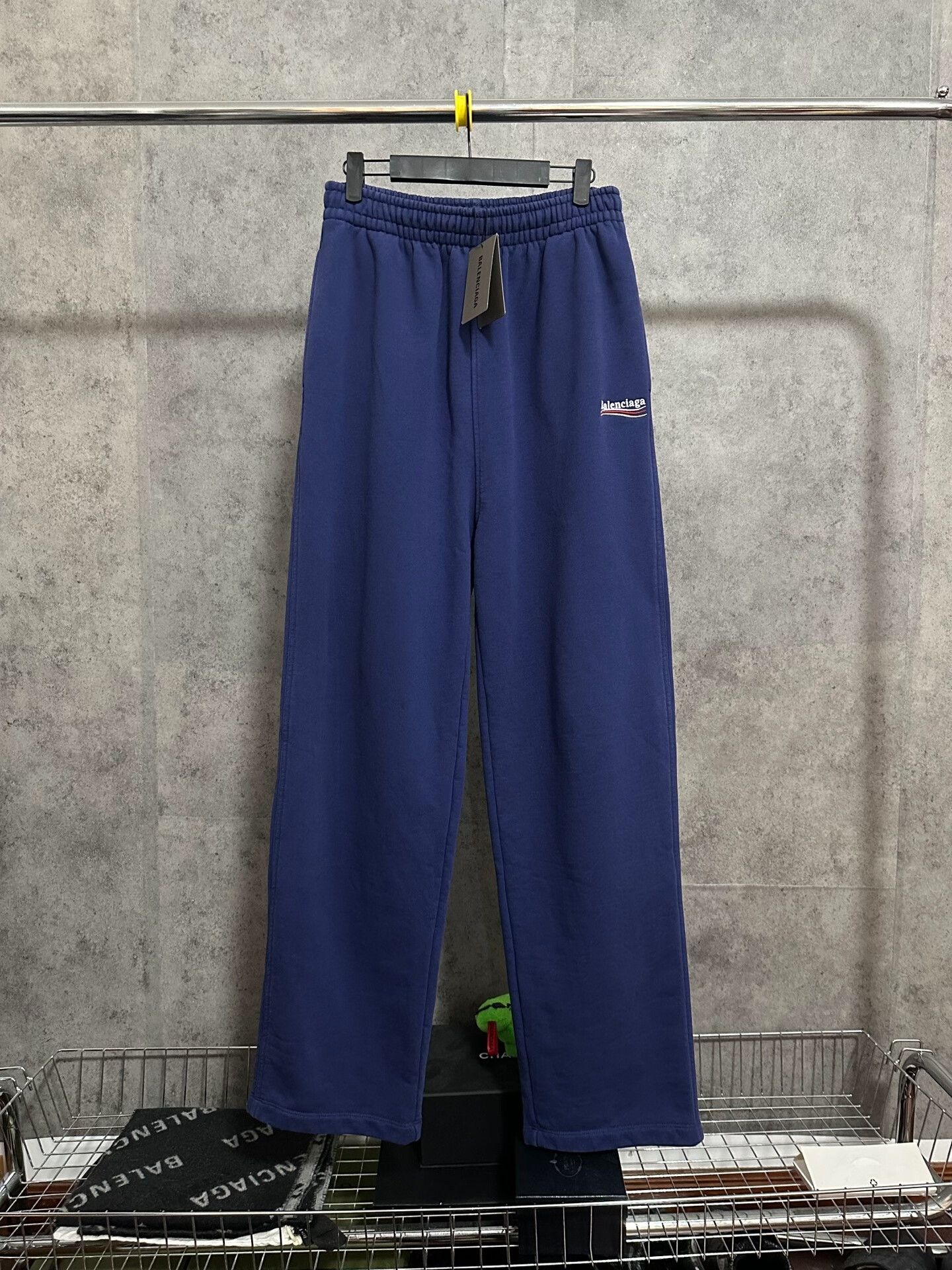Balenciaga balenciaga embroidered casual pants for men Size US 35 - 1 Thumbnail
