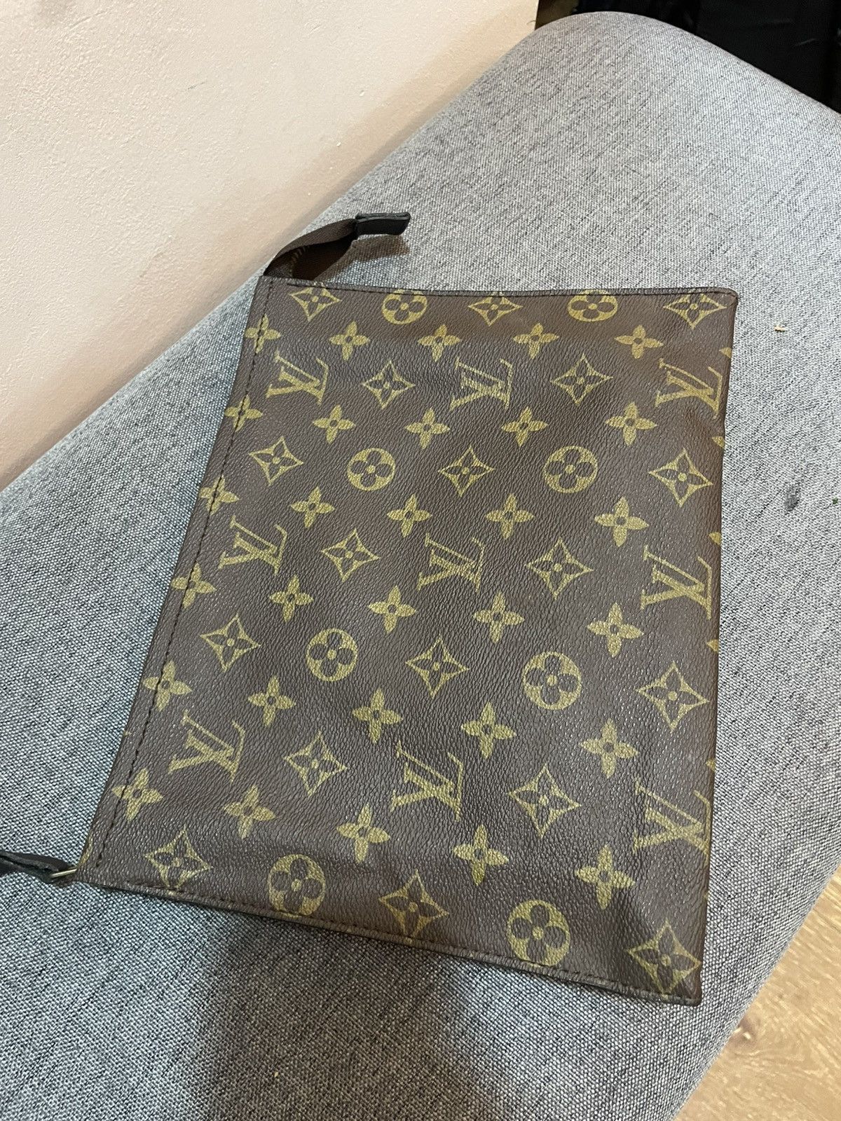 Louis Vuitton Authentic vintage Louis Vuitton Monogram Toiletry 26 Pouch Size ONE SIZE - 2 Thumbnail