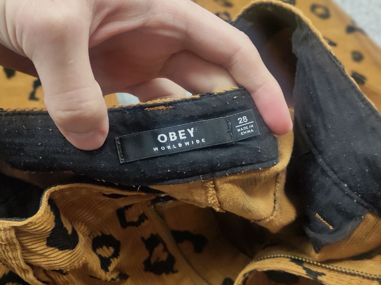 Obey Obey Abbott Painter Leopard Corduroy pants Vintage Y2K Size 28" / US 6 / IT 42 - 15 Thumbnail