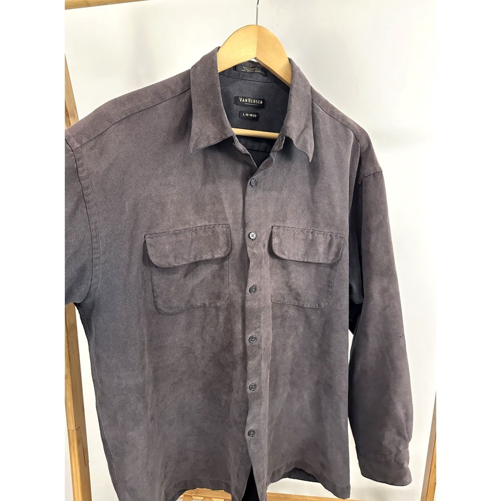 Van Heusen VTG Van Heusen Button-Up Shirt L Charcoal Long Sleeve Fading Wear Suede Leather 80s 90s Mens Size US L / EU 52-54 / 3 - 4 Thumbnail