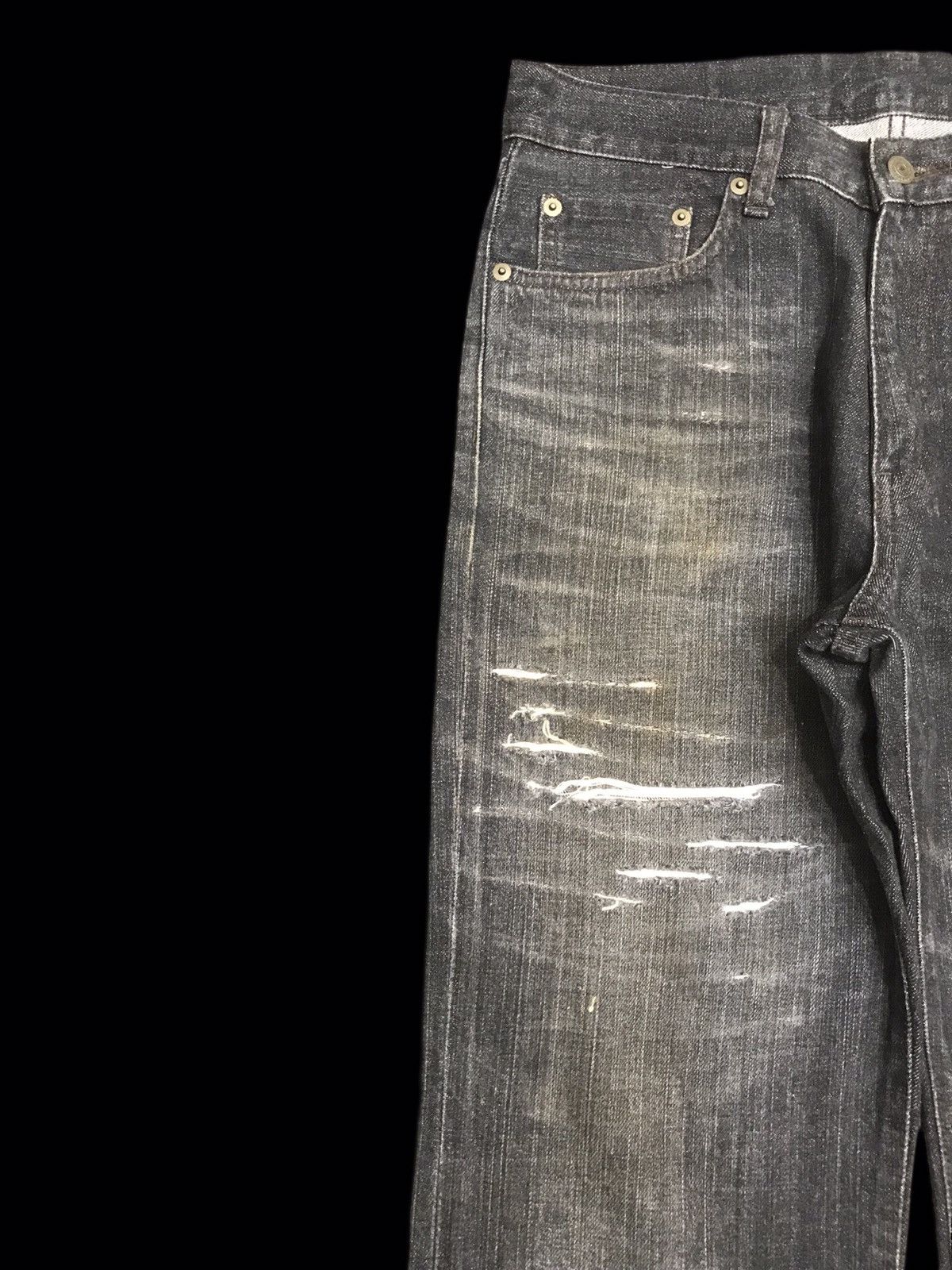 Japanese Brand uniqlo Japan Distressed Denim Crazy Fades/Crease F125 Size US 31 - 4 Thumbnail
