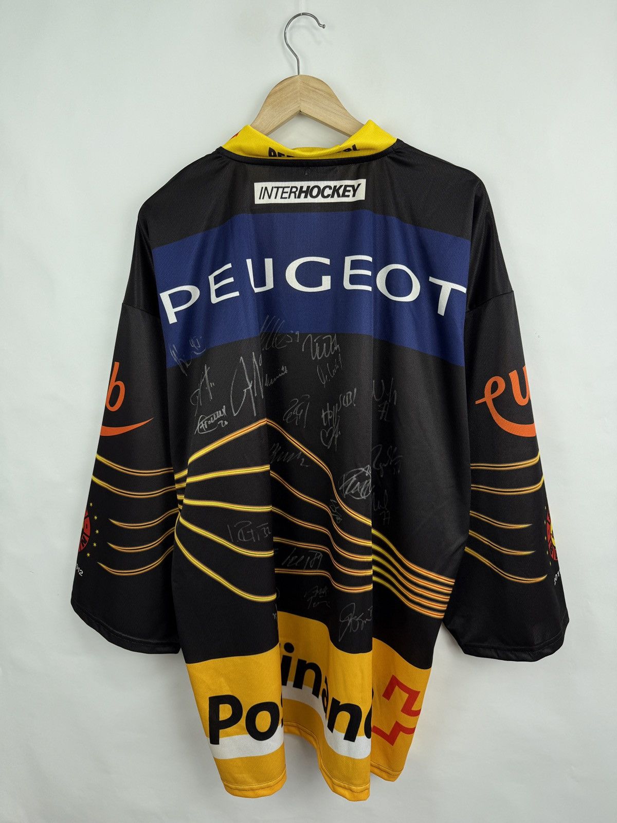 NHL 🇨🇭 2011 SC Bern Switzerland Hockey Jersey Team Signed Peugeot Size US XL / EU 56 / 4 - 10 Thumbnail