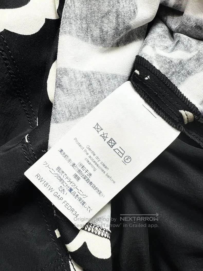 Louis Vuitton Louis Vuitton Black and white multi-element logo printed c Size S / US 4 / IT 40 - 5 Thumbnail