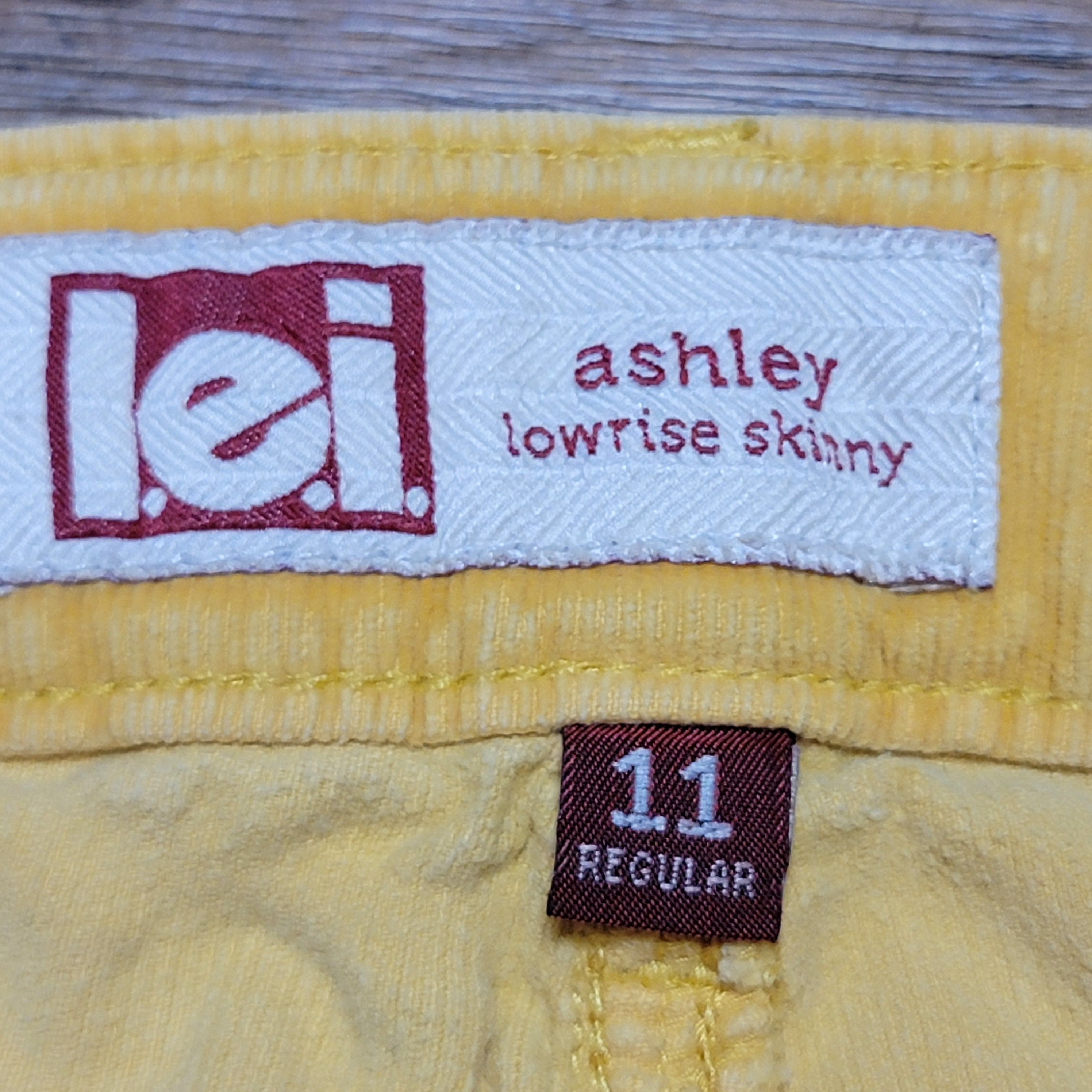 L.E.I. l.e.i. Ashley Lowrise Skinny Corduroys - Junior 11 Regular Size 34" / US 12 / IT 48 - 6 Thumbnail