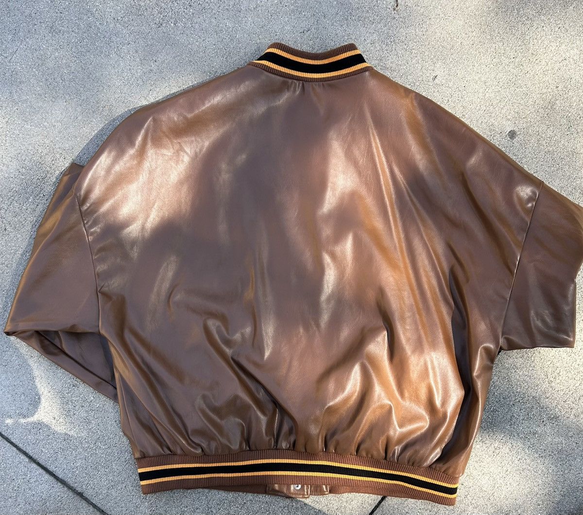 PrettyLittleThing Baggy brown leather varsity jacket with gold accents Size L / US 10 / IT 46 - 3 Thumbnail