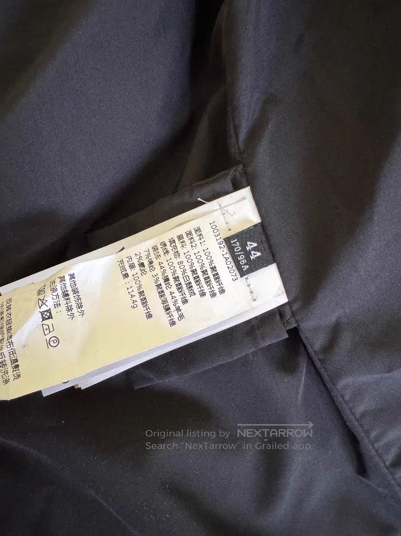 Versace Versace The down vest is worn twice Size US L / EU 52-54 / 3 - 7 Thumbnail