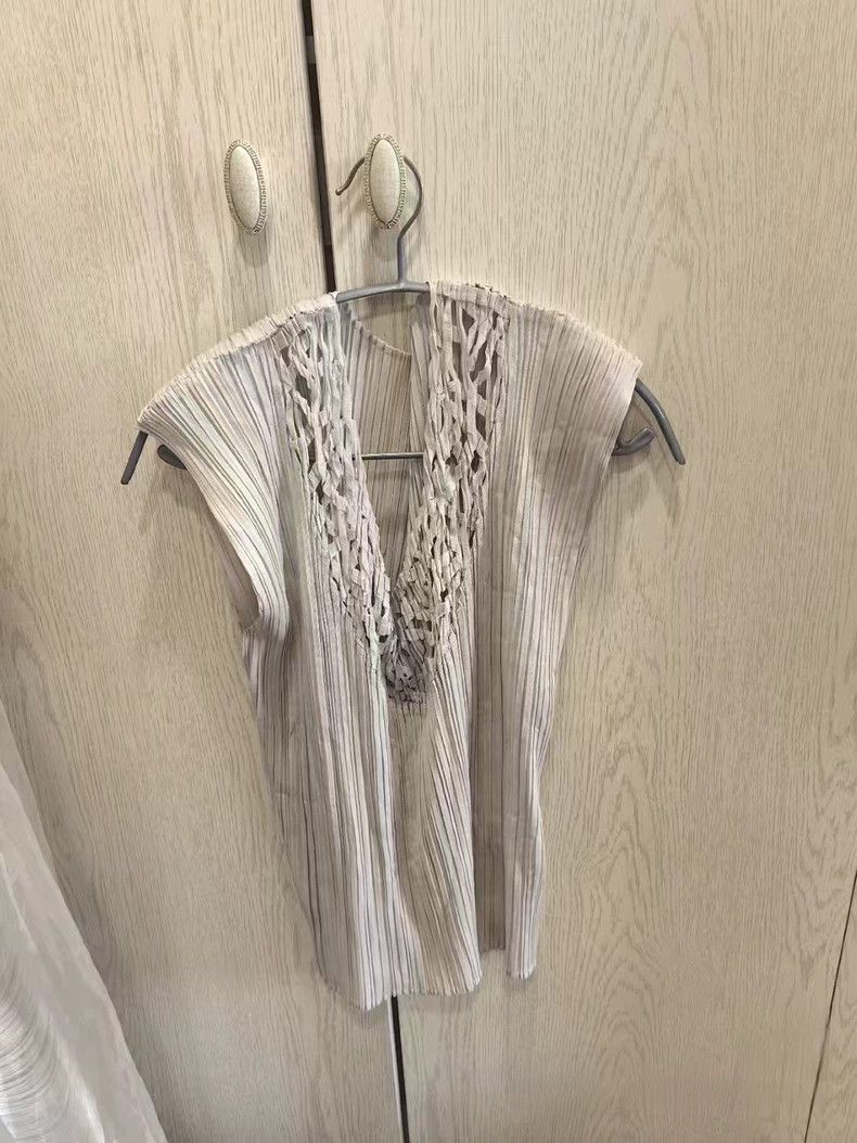 Issey Miyake issey miyake size:3 Wear the hollowed-out vest on both sid Size XXS / US 00 / IT 34 - 1 Thumbnail
