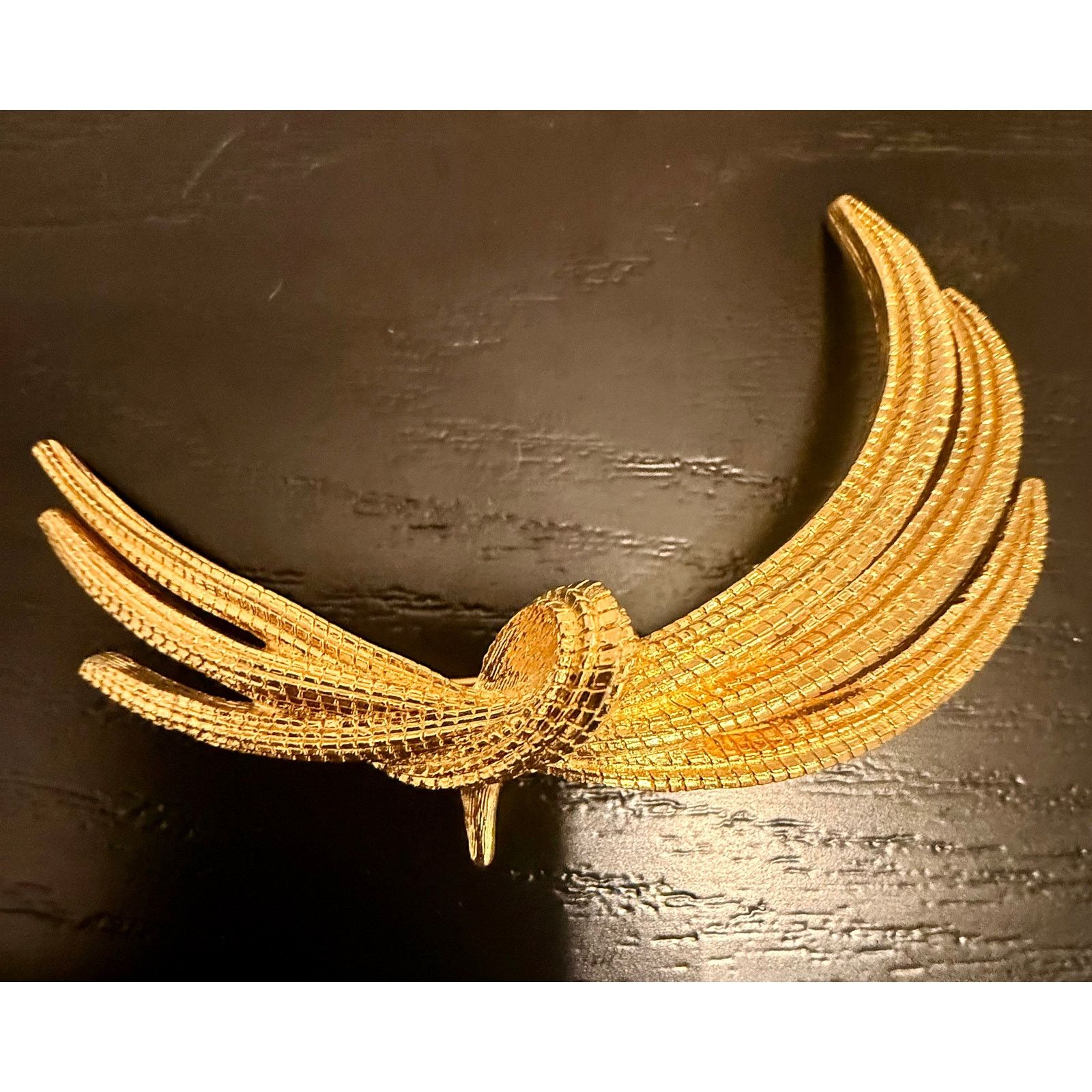 Monet Vintage Signed Monet Gold Tone Textured Spray Brooch Size ONE SIZE - 1 Thumbnail