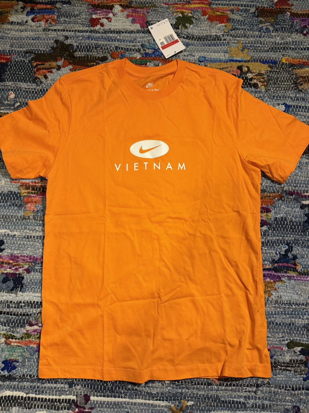 Nike Nike City Exclusive - Vietnam- tee size L Size US L / EU 52-54 / 3 - 1 Thumbnail