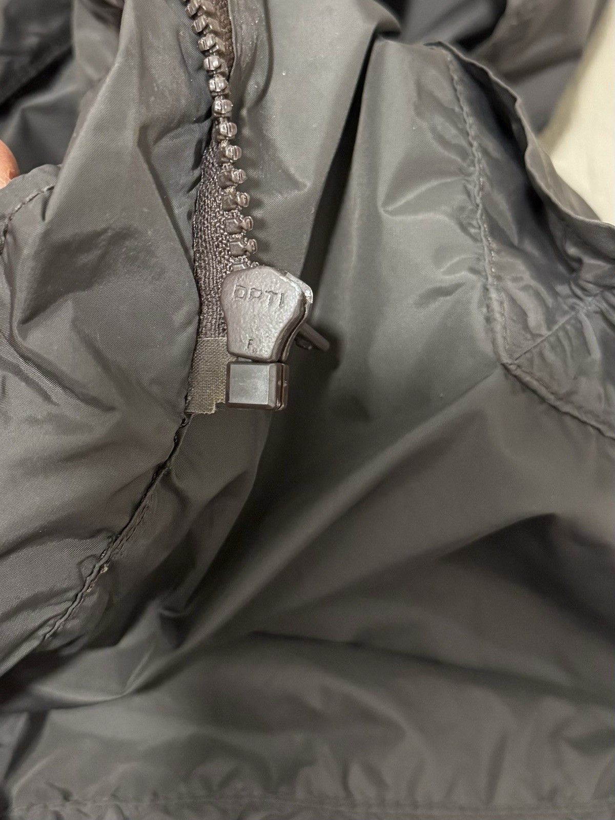 Moncler Vintage Moncler Womens Light Nylon Jacket Rain size 1 Size S / US 4 / IT 40 - 17 Thumbnail
