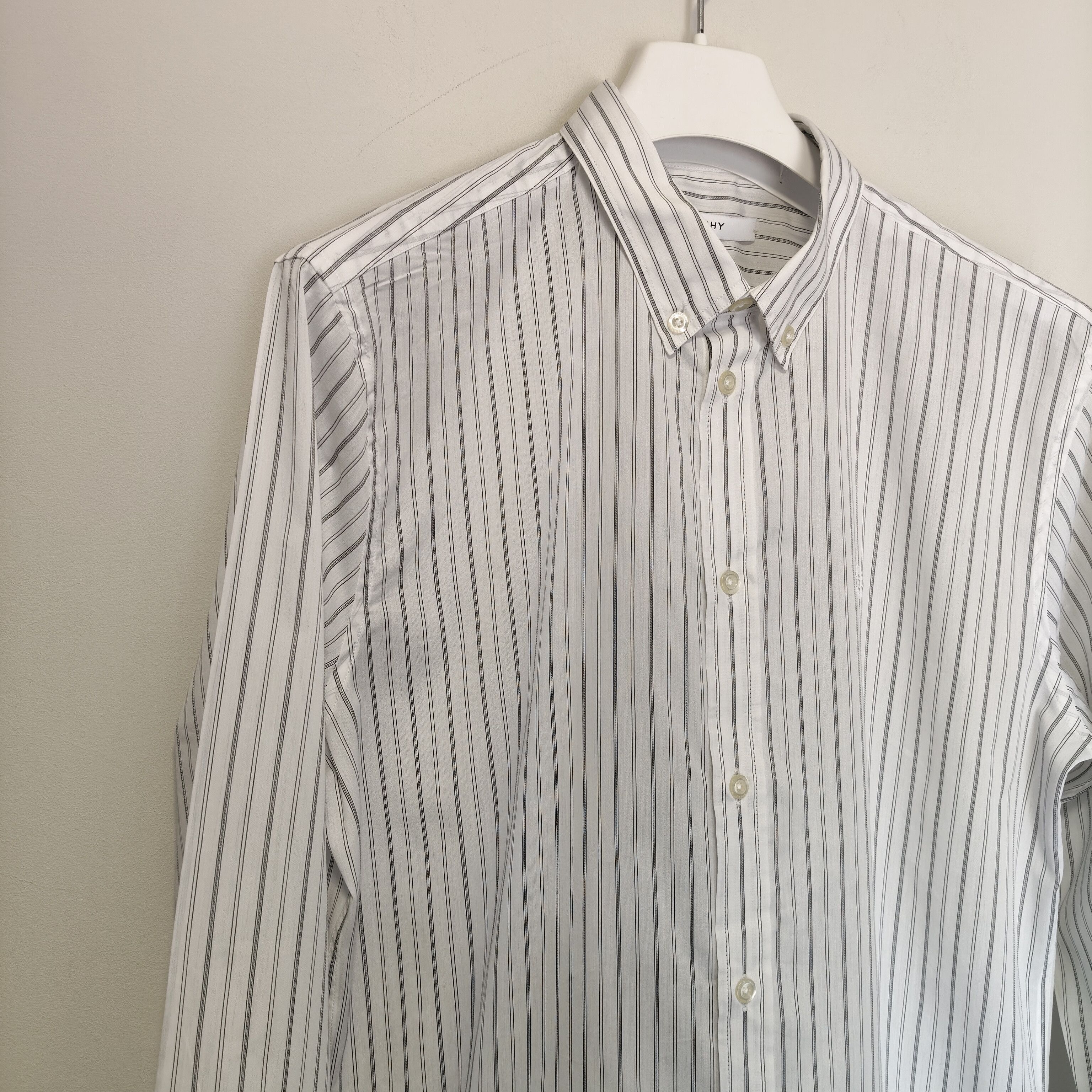 Givenchy Embroidered logo shirt Size US L / EU 52-54 / 3 - 7 Thumbnail