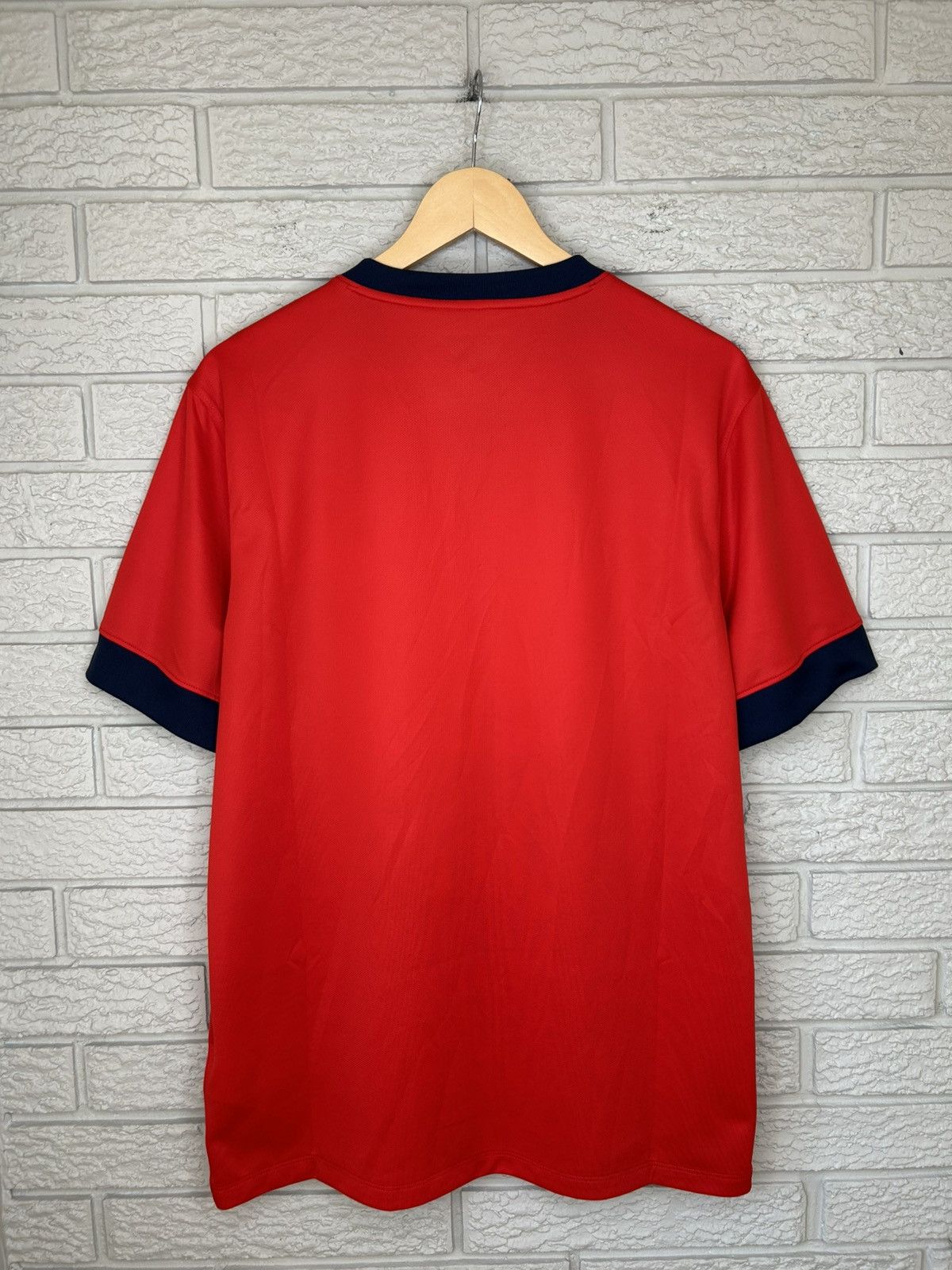 Nike Nike Singapore National Team 2014 Home Jersey Size US XL / EU 56 / 4 - 10 Thumbnail