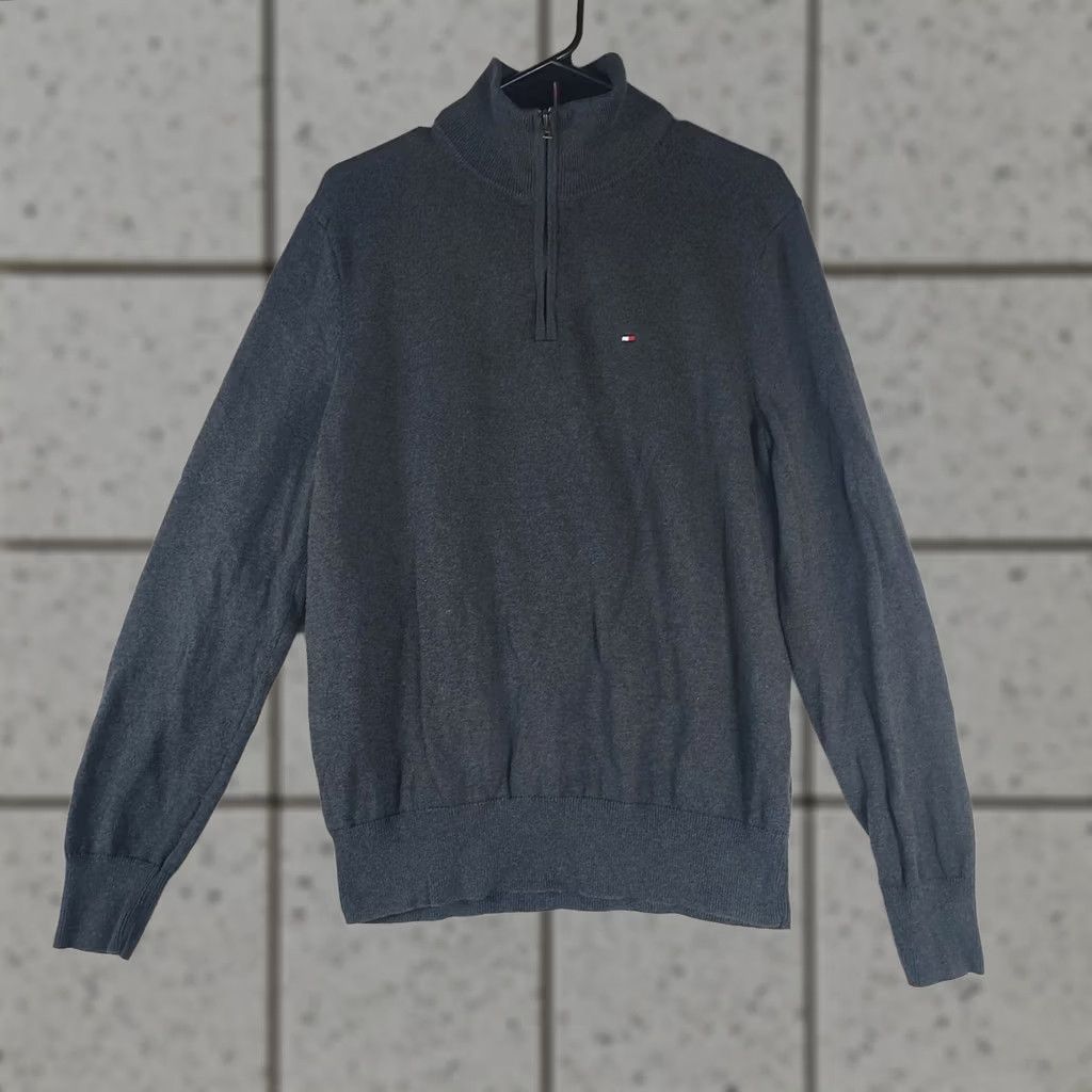 Tommy Hilfiger Tommy Hilfiger Men’s Gray 100% Cotton Quarter Zip Sweater Size M Pullover Logo Casual Knit Long Sleeve Regular Fit Size US M / EU 48-50 / 2 - 1 Thumbnail