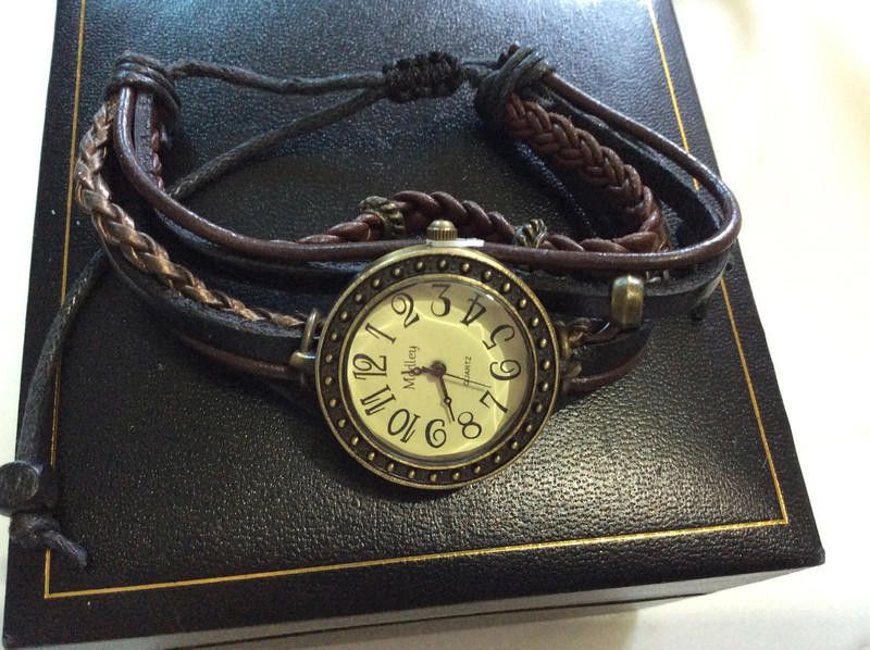 Designer lovely ladies cream dial brown leather strap watch Size ONE SIZE - 1 Thumbnail