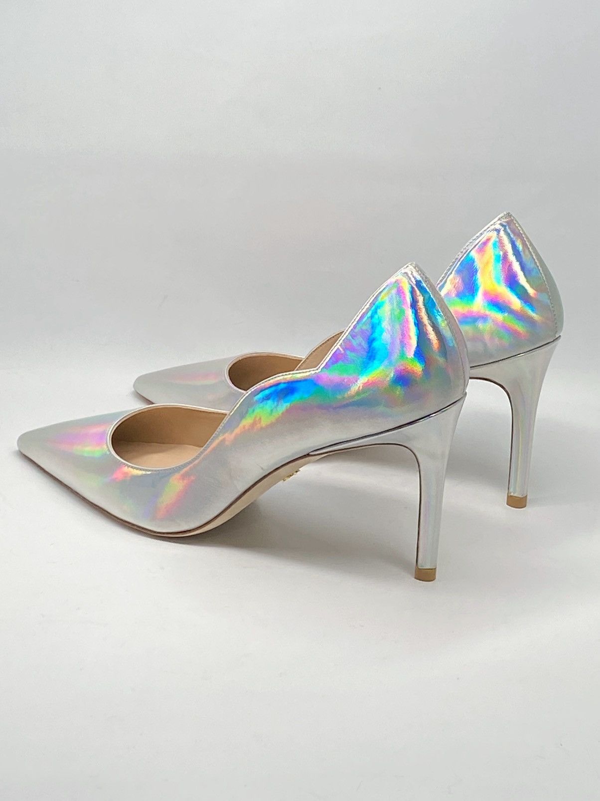 Stuart Weitzman Stuart Weitzman Scallop Iridescent Faux Leather Pumps size 7 Size US 7 / IT 37 - 9 Thumbnail