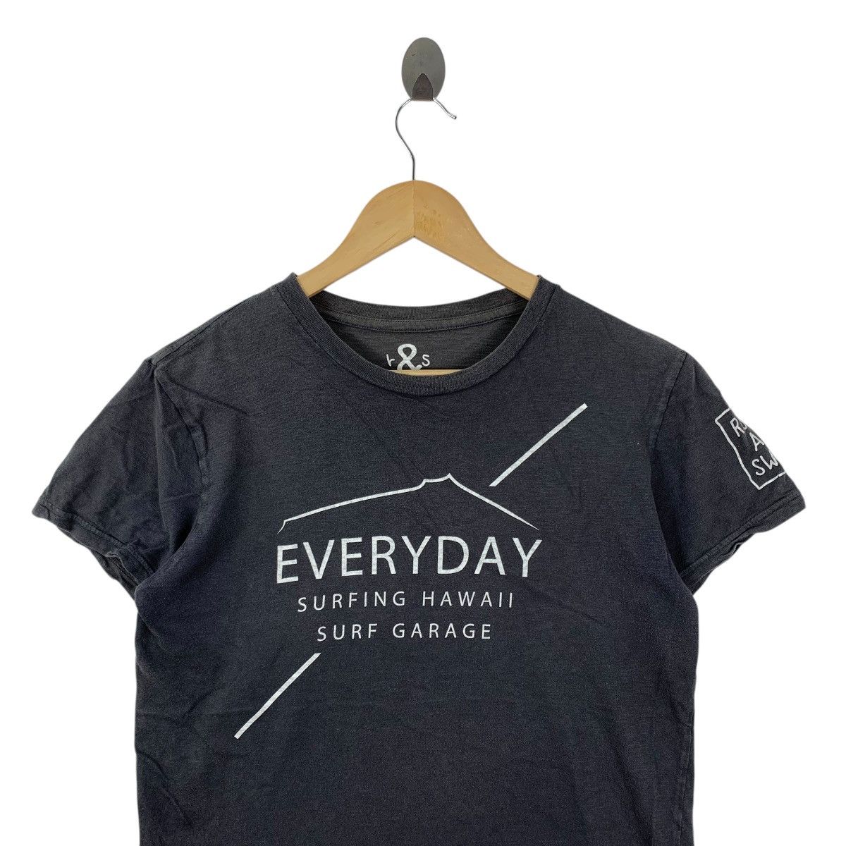Japanese Brand ROUGH AND SWELL R&S Everyday Surfing Hawaii Japanese Tshirt Size US M / EU 48-50 / 2 - 2 Thumbnail