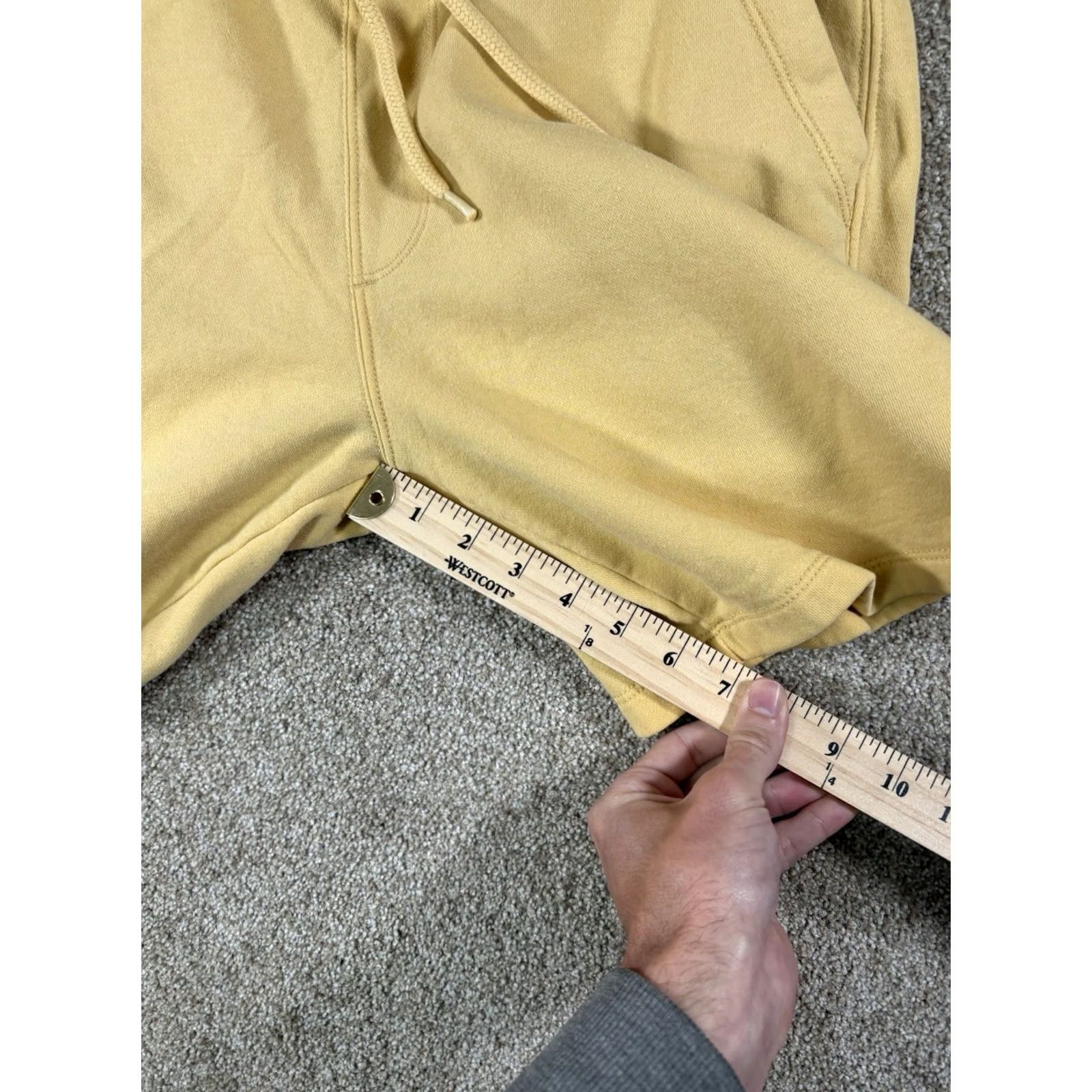 Old Navy Old Navy Shorts Mens S Mustard Yellow Fleece Sweat Drawstring Pockets Gym Size US 29 - 7 Thumbnail
