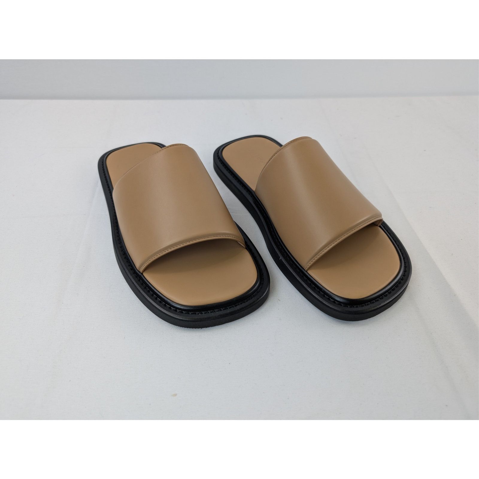 Bottega Veneta o1rshd1 Vienna Calf Leather Slides Slipper in Camel Size US 6 / EU 39 - 6 Thumbnail
