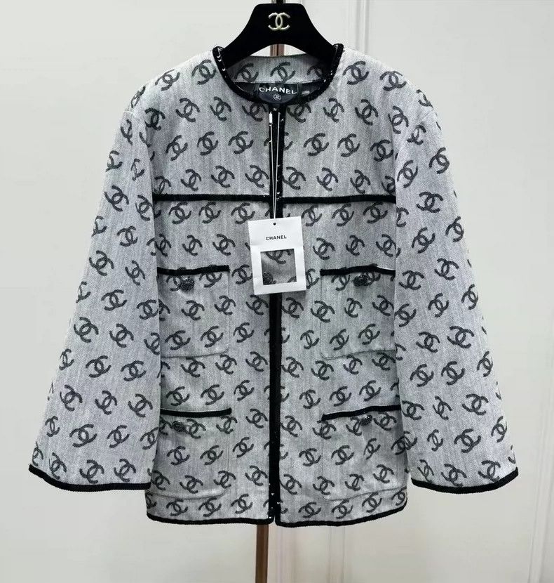 Chanel Chanel 22 Spring and Summer Gray Logo Denim Jacket Size XS / US 0-2 / IT 36-38 - 1 Thumbnail