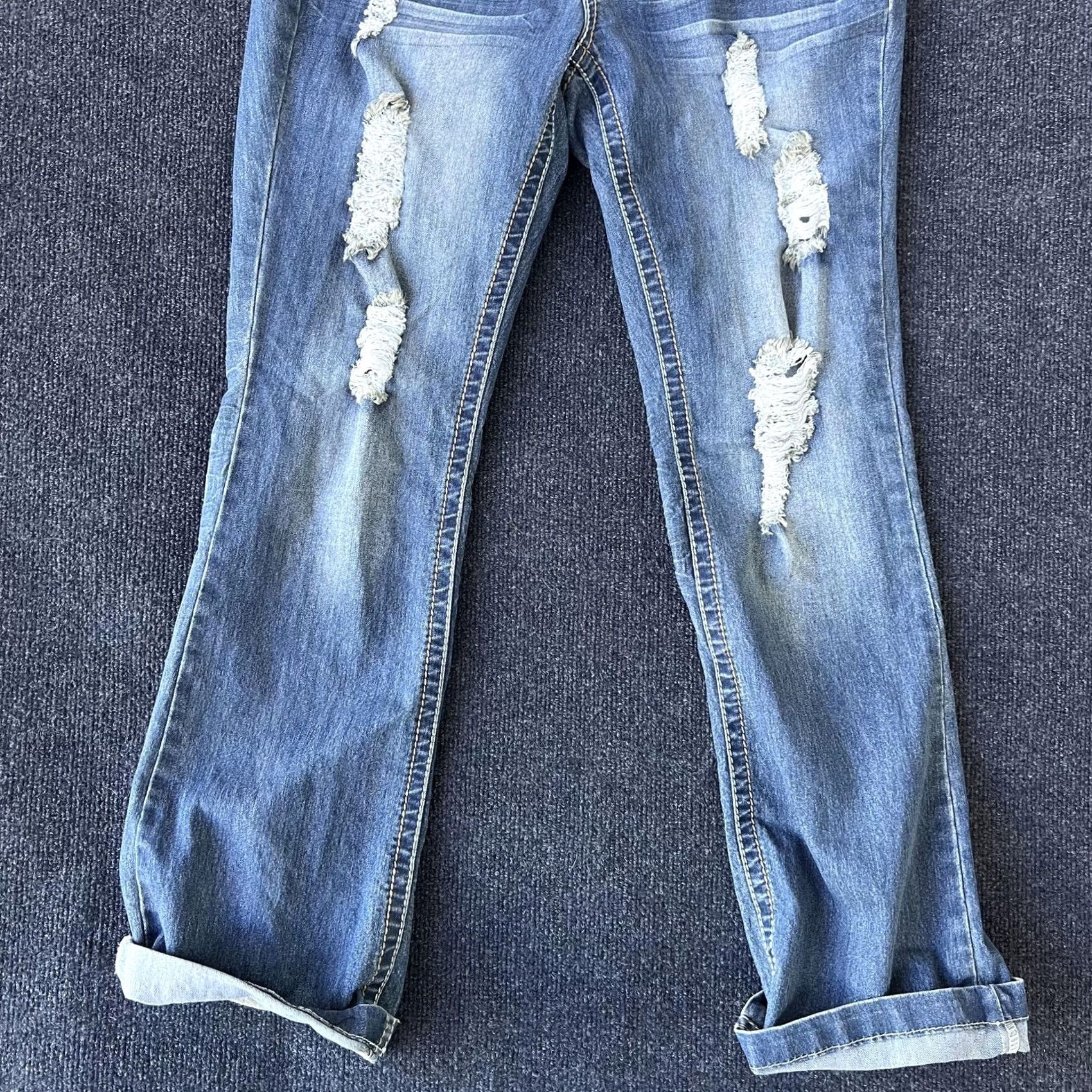 Vintage Reign Jeans Womens 14 Blue Distressed Straight Leg Embroidered Pockets Denim Size 36" / US 14 / IT 50 - 2 Thumbnail