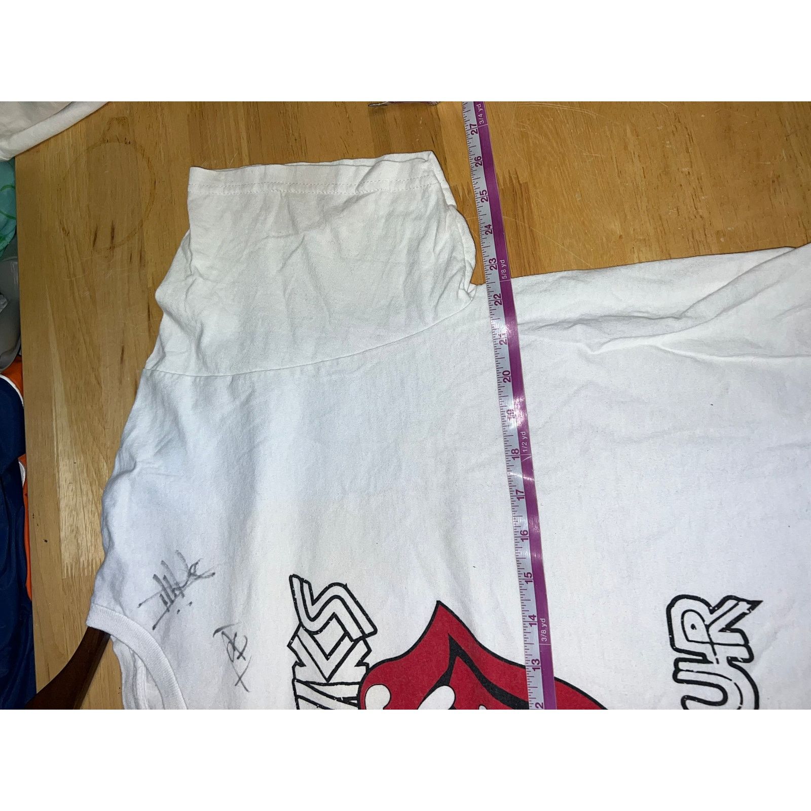 Vintage Vintage Hunks US Tour Shirt Tongue Logo White Band Tee XL Size US XL / EU 56 / 4 - 7 Thumbnail