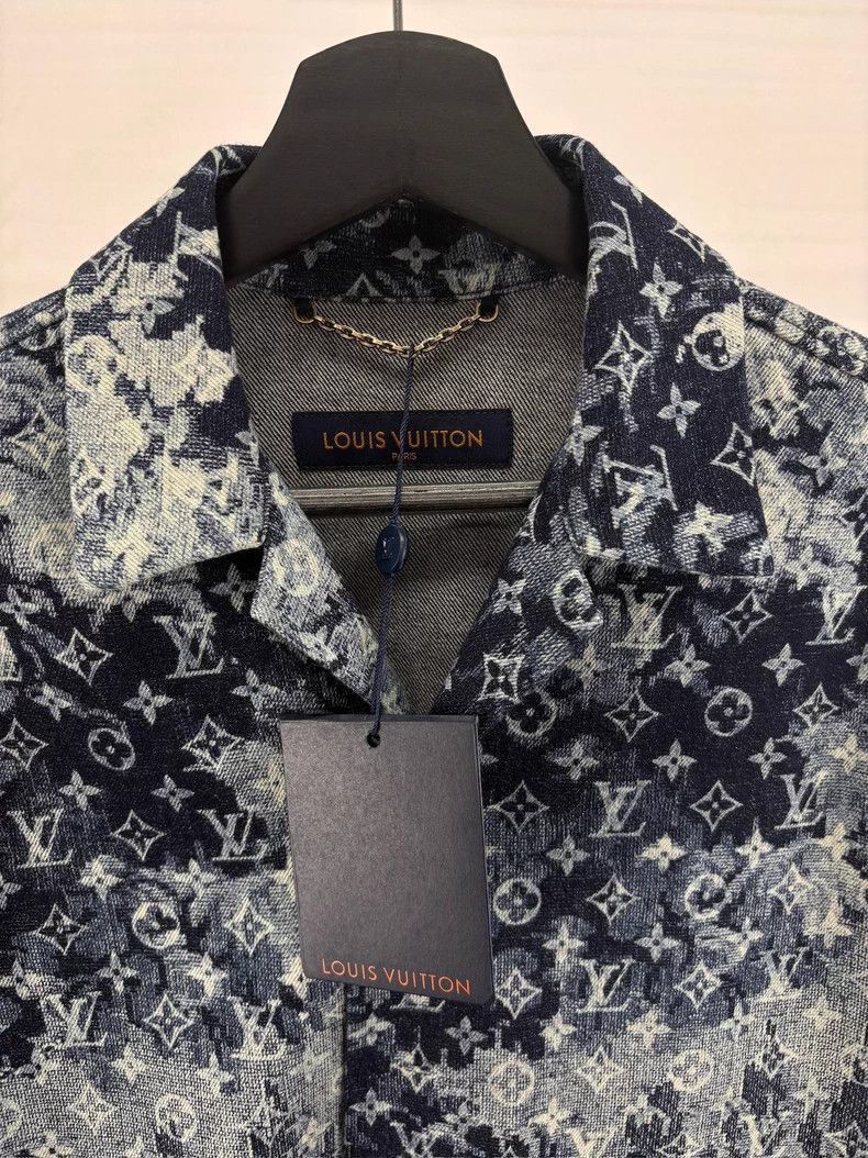 Louis Vuitton Louis Vuitton Denim Short Sleeve Shirt XS-2506 Size US XS / EU 42 / 0 - 5 Thumbnail