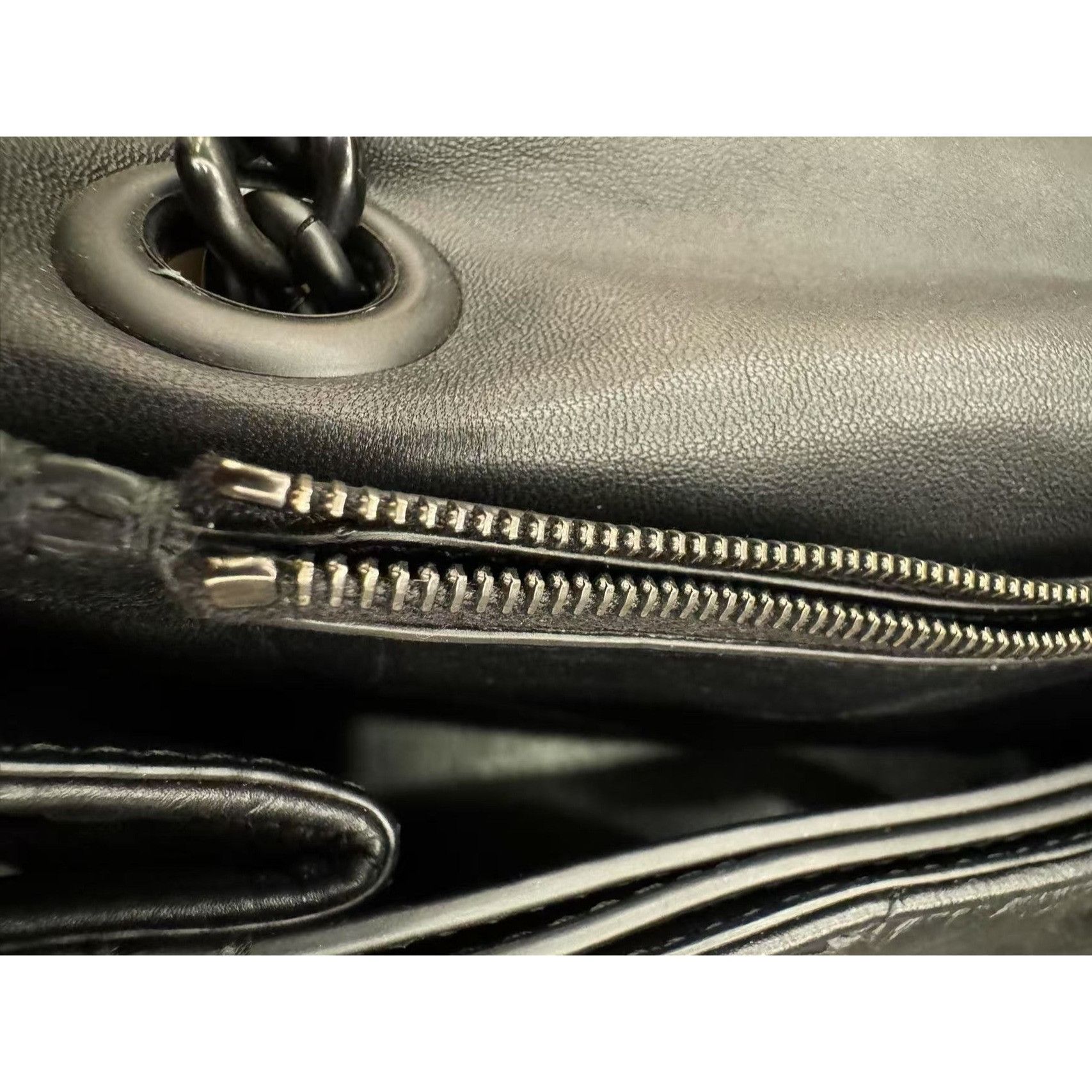 Balenciaga Balenciaga Quilted Black Leather Shoulder Bag With Chain Str Size ONE SIZE - 12 Thumbnail
