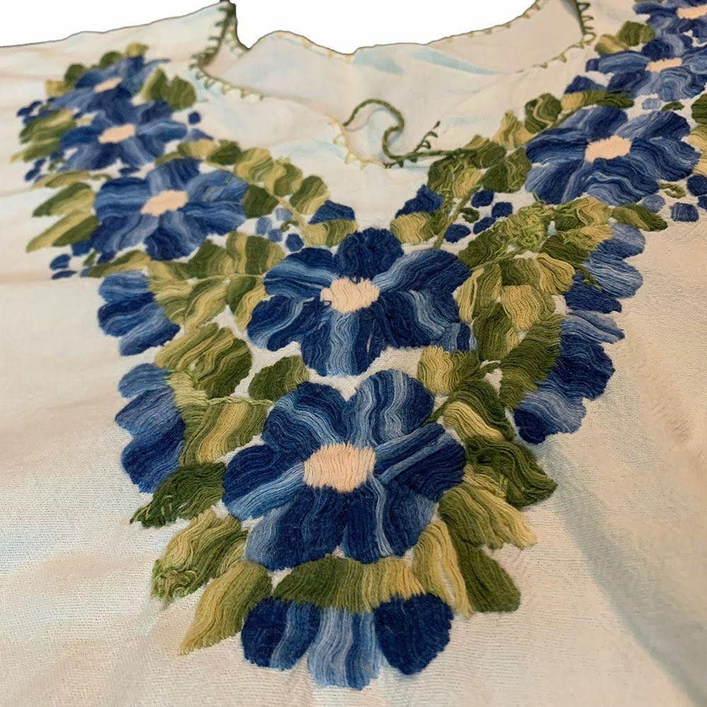 Designer New White Hand Made Embroidered Blouse L Size L / US 10 / IT 46 - 2 Thumbnail