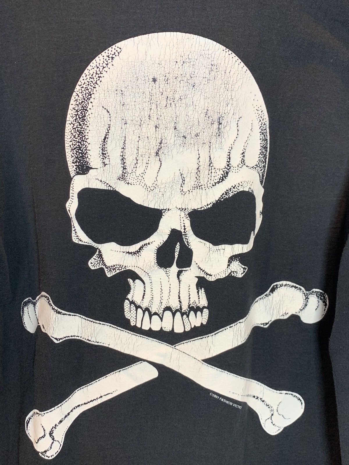 Fashion Victim *RARE* Vintage 1991 Fashion Victim Skull Crossbones LS Shirt Size US M / EU 48-50 / 2 - 6 Thumbnail