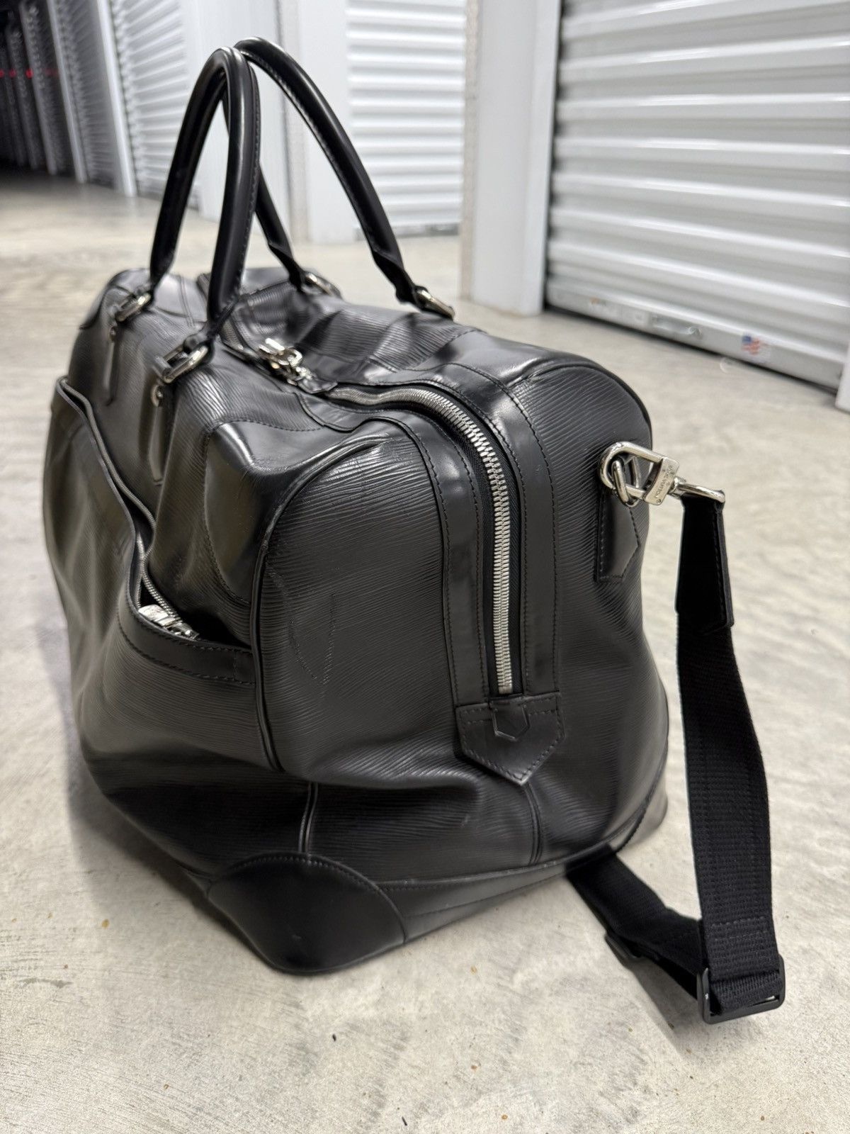 Louis Vuitton Louis Vuitton Epi Leather Duffle Bag Size ONE SIZE - 5 Thumbnail