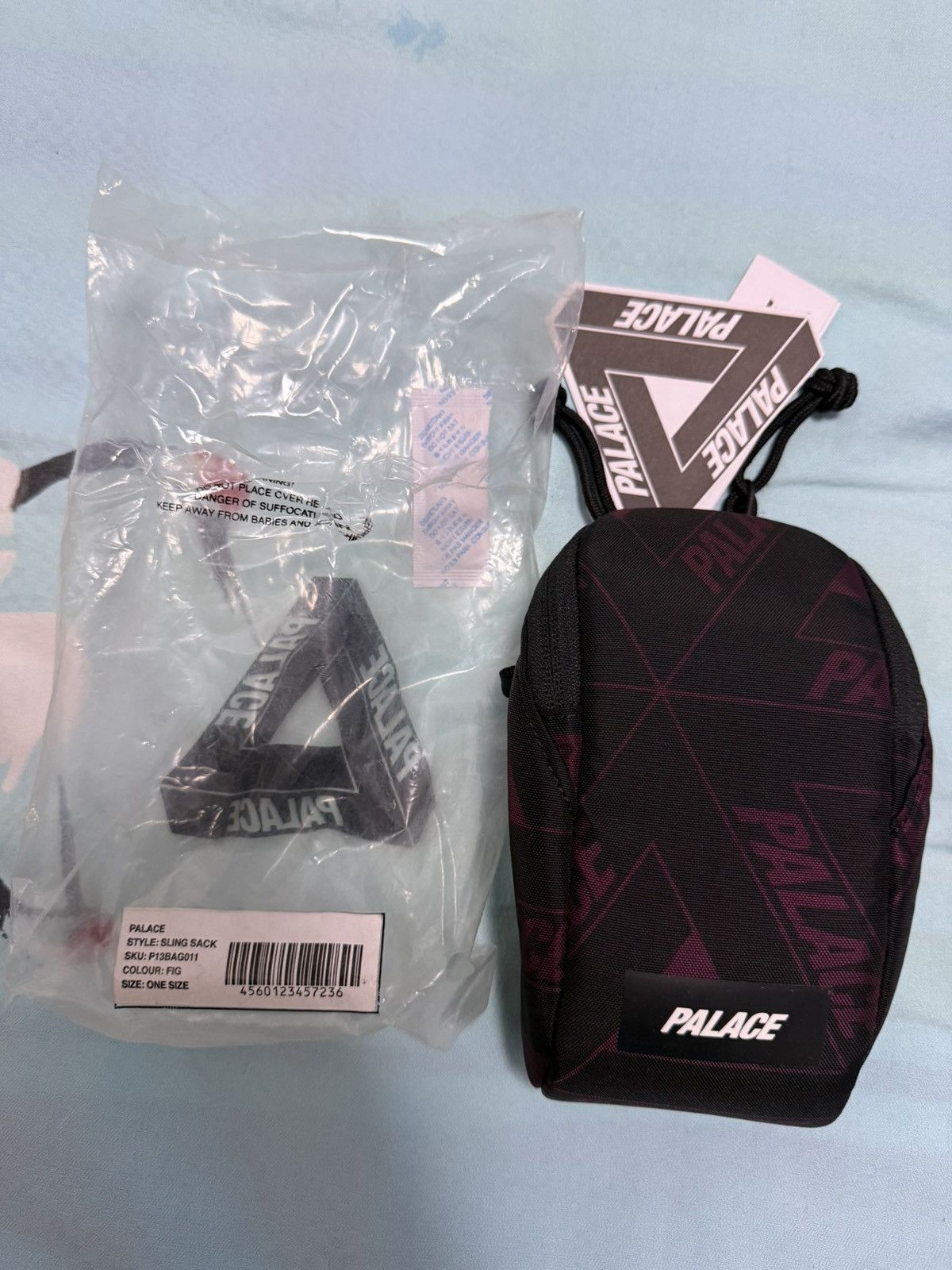 Palace Palace sling sack small bag fig red tri ferg Size ONE SIZE - 1 Thumbnail