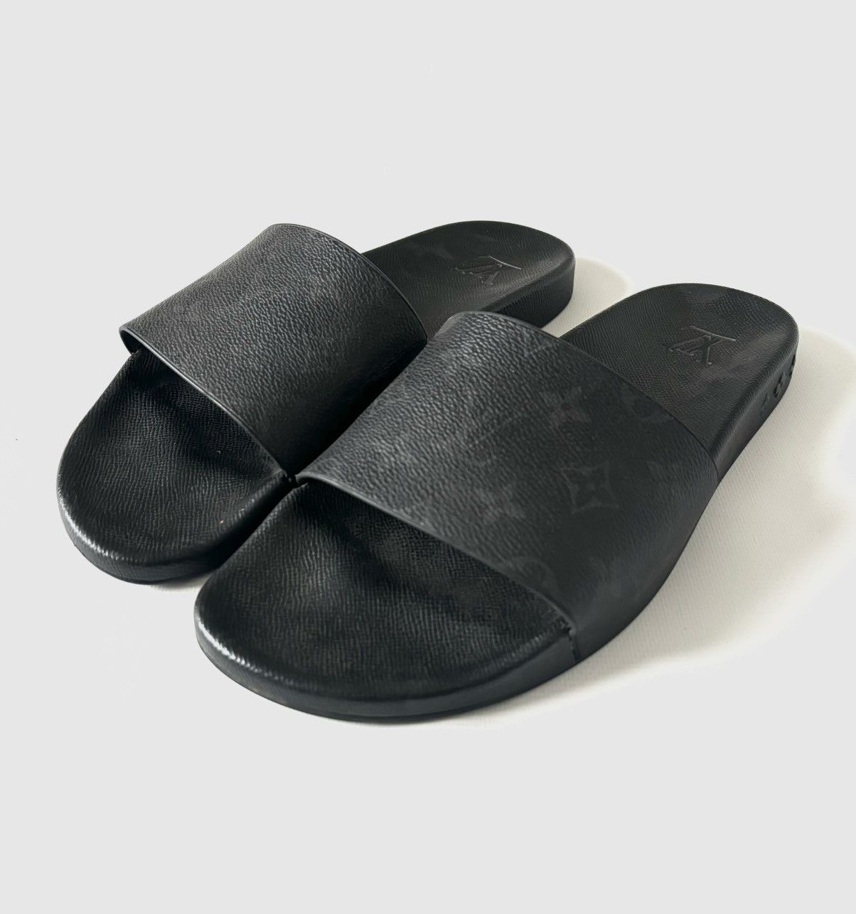 Louis Vuitton Eclipse slippers