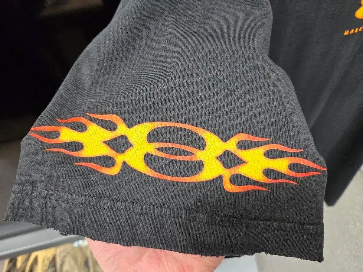 Balenciaga Balenciaga burning unity oversized t shirt Size US L / EU 52-54 / 3 - 3 Thumbnail