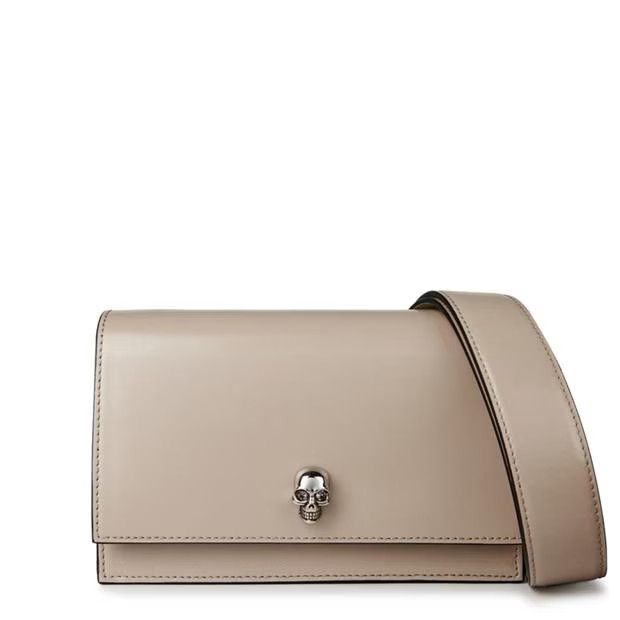 o1g2r1mq0824 Size: OS / Small Skull Bag in Camel