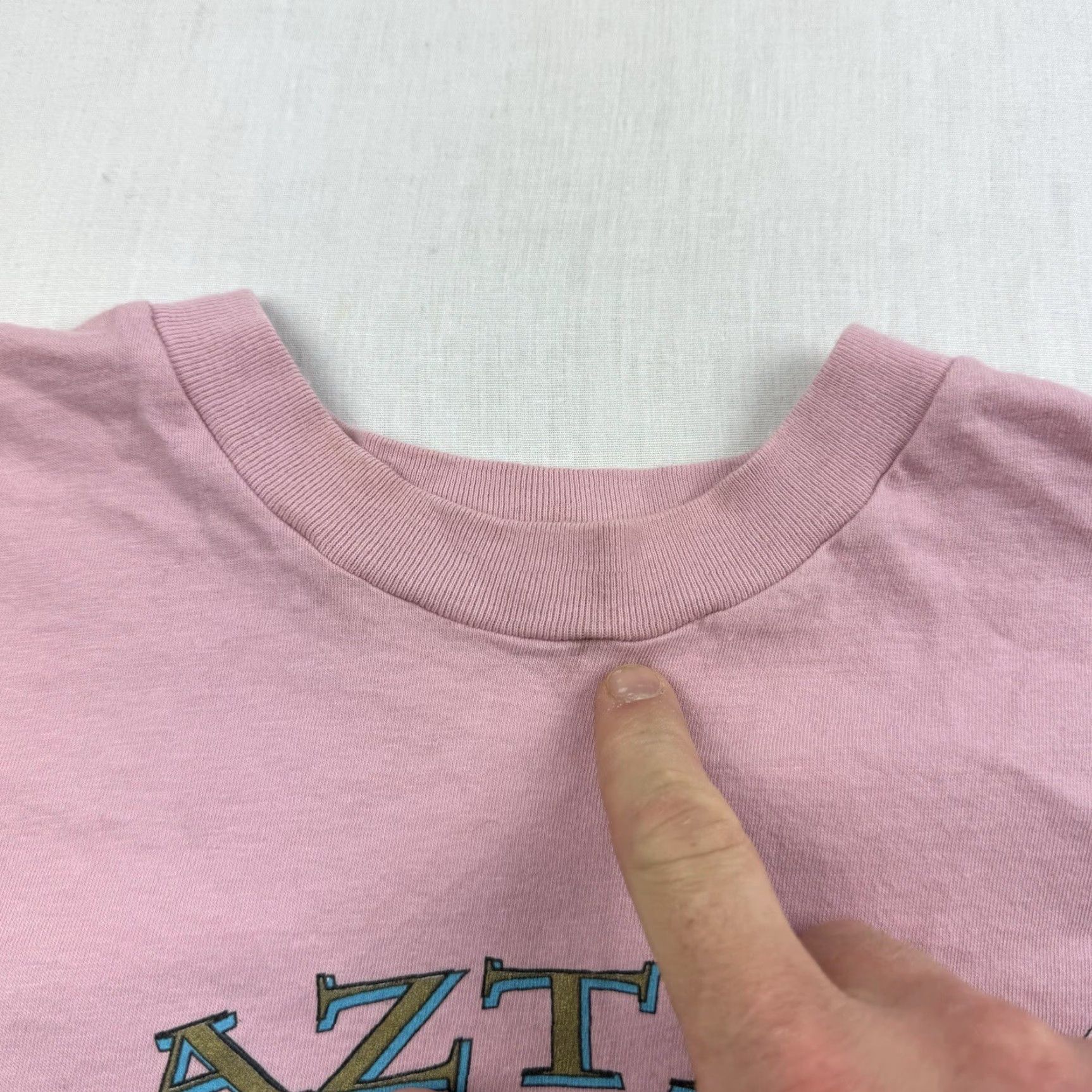 Vintage VINTAGE BonJour Crop Top Shirt Womens Large Pink Aztec 90s T-Shirt Cropped Crew Neck Short Sleeve Womens L Pink Aztec 90s Size L / US 10 / IT 46 - 3 Thumbnail