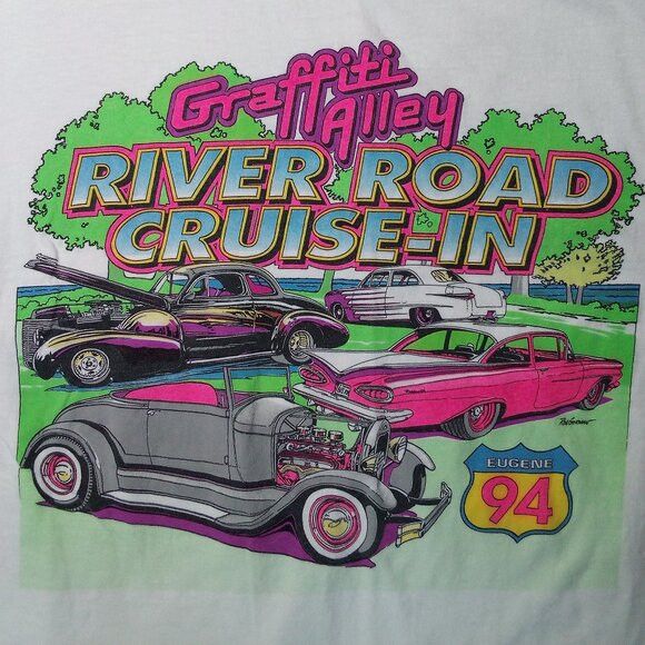 Vintage Vintage Graffiti Alley River Road Classic Cars Neon T-Shirt Size US L / EU 52-54 / 3 - 1 Thumbnail