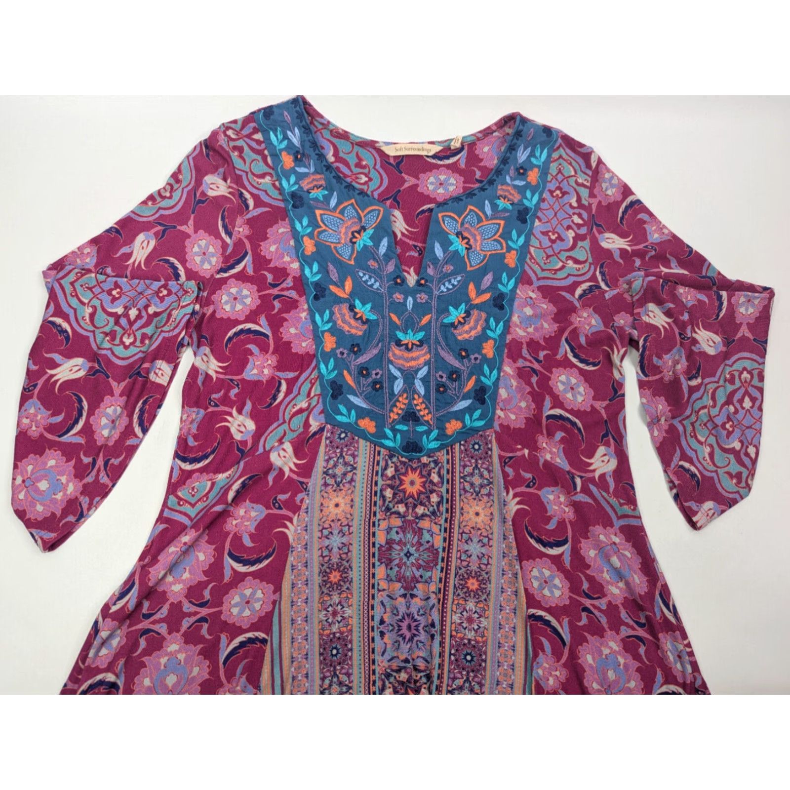 Soft Surroundings Soft Surroundings Blouse Tunic Floral Boho Bell Sleeve V-Neck Embroidered 3/4 Sleeve Pink Relaxed Regular S Womens Size S / US 4 / IT 40 - 2 Thumbnail