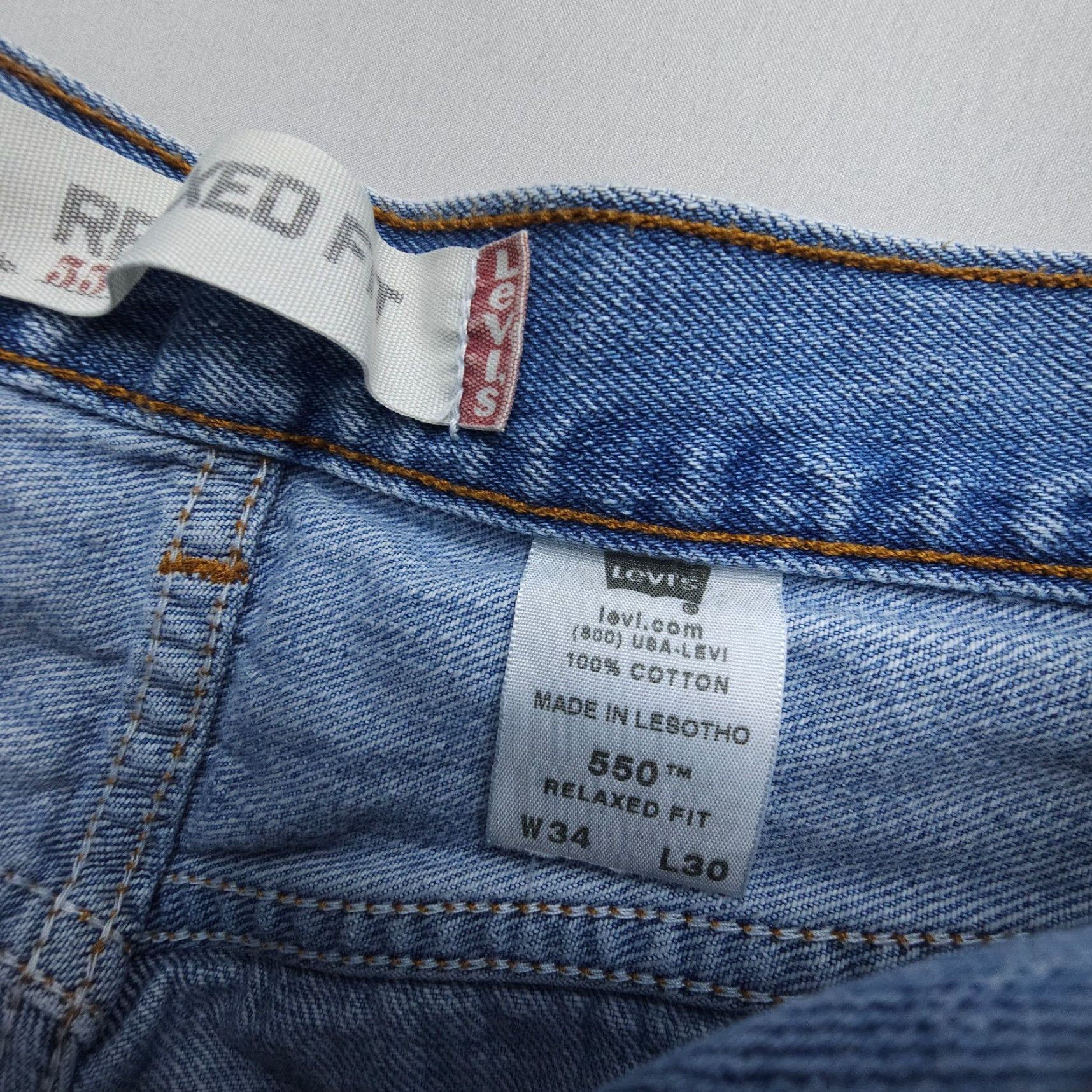 Levi's VINTAGE Levi's 550 Jeans Men 34 x 28.5 Relaxed Tapered Blue Denim 5-Pocket American 90s Theme Mens Size US 34 / EU 50 - 7 Thumbnail