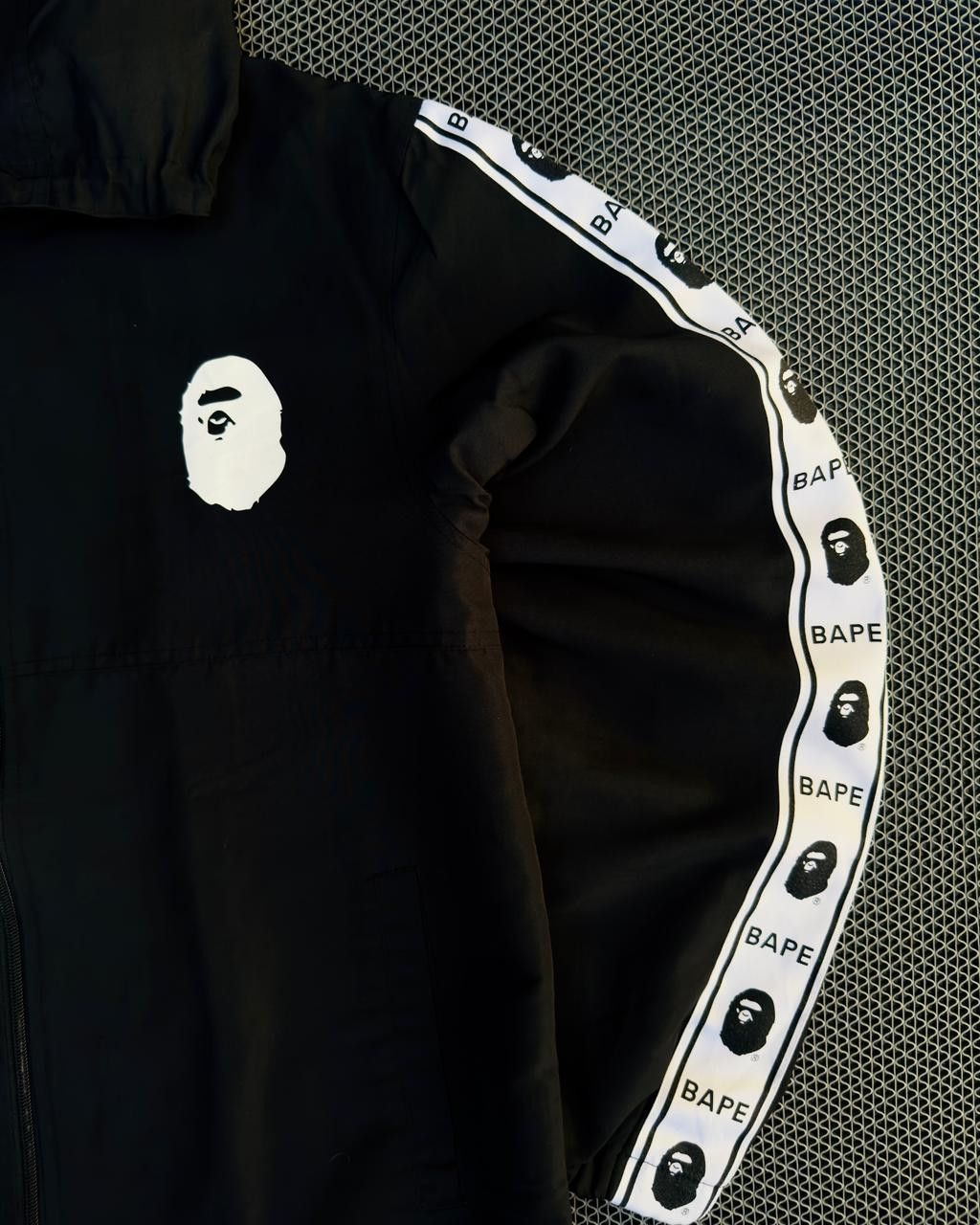 Bape BAPE 2018 SUMMER BAG TAPE LINE TRACKER JACKET Size US L / EU 52-54 / 3 - 2 Thumbnail