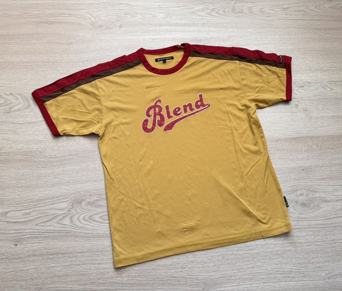 Vintage Vintage 00’s Blend Of America y2k Sport Women’s T-Shirt Size L / US 10 / IT 46 - 1 Thumbnail