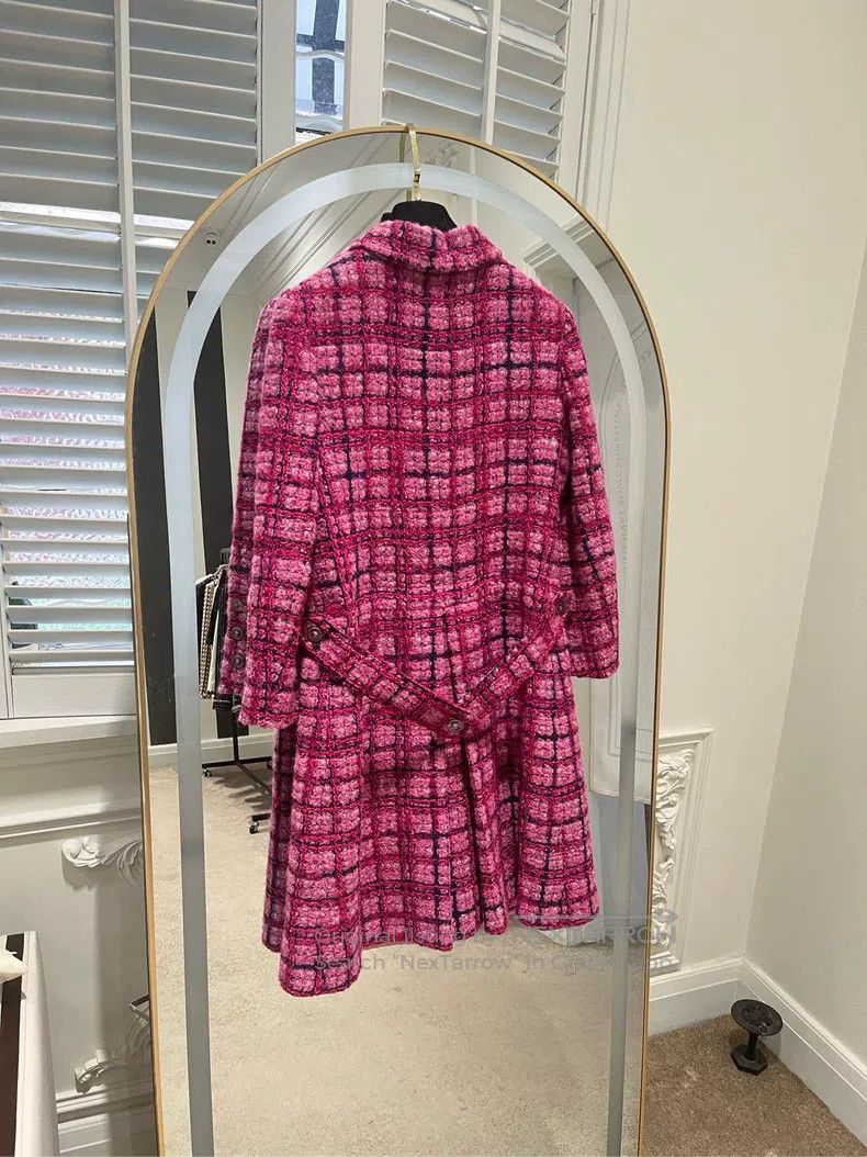 Chanel 24K rose red stitching pink plaid lion relief diamo