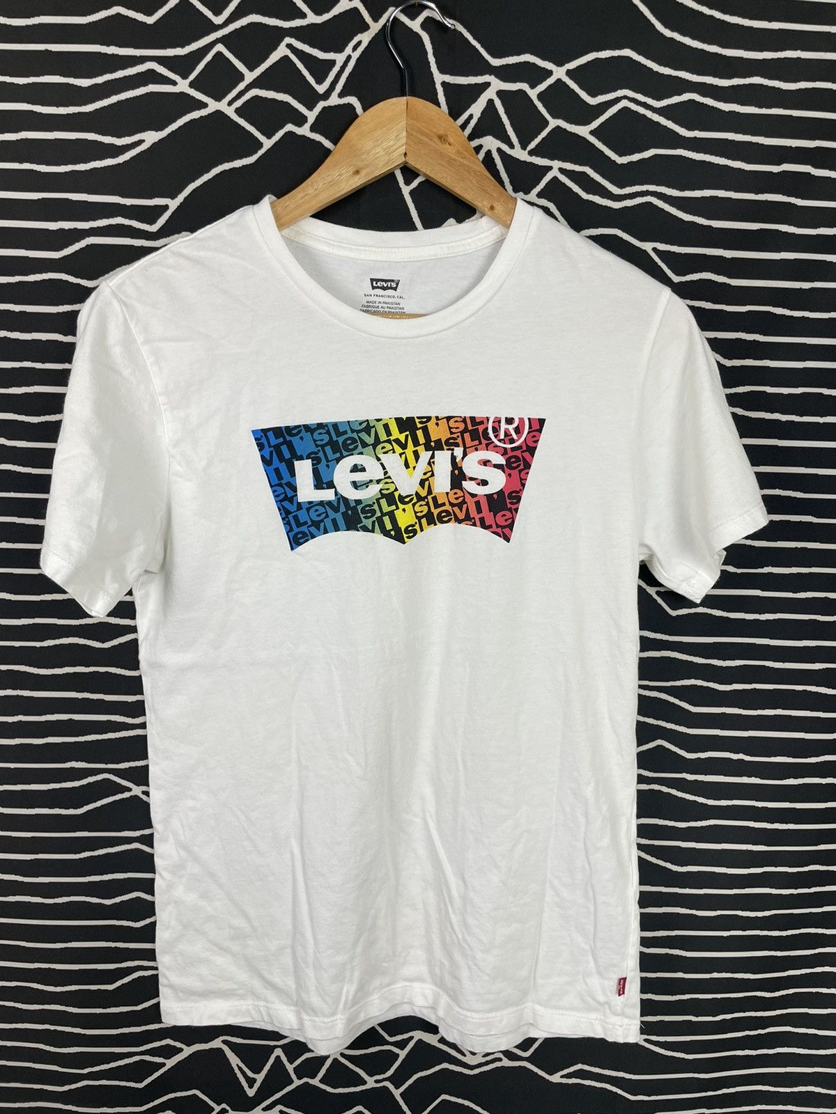 Levi's Levis Rainbow Big Logo Size US S / EU 44-46 / 1 - 1 Thumbnail
