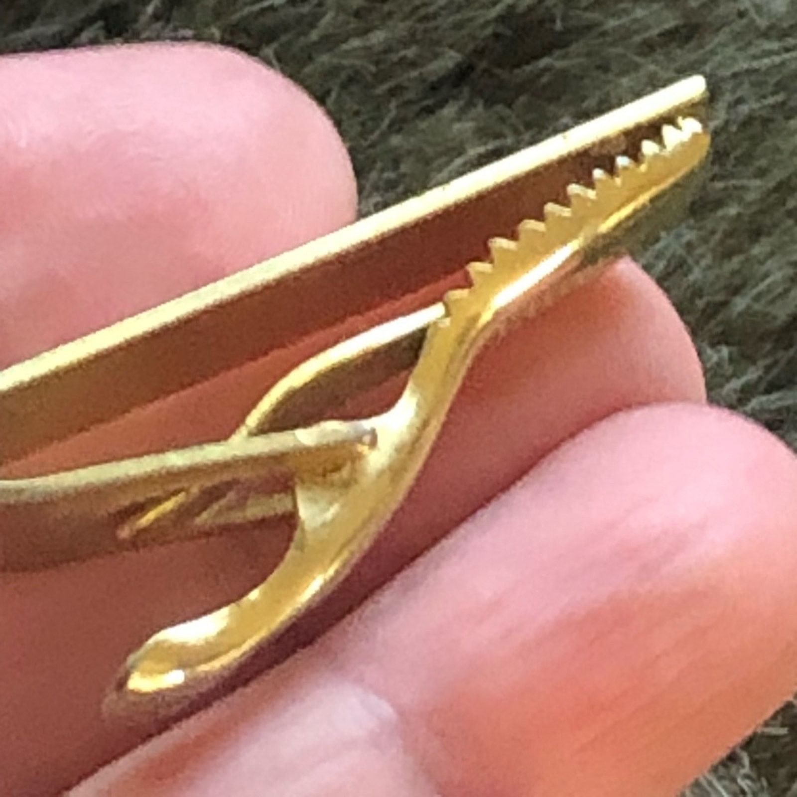 Vintage Vintage 1950s gold engraved animal petroglyph tie bar clip Size ONE SIZE - 3 Thumbnail