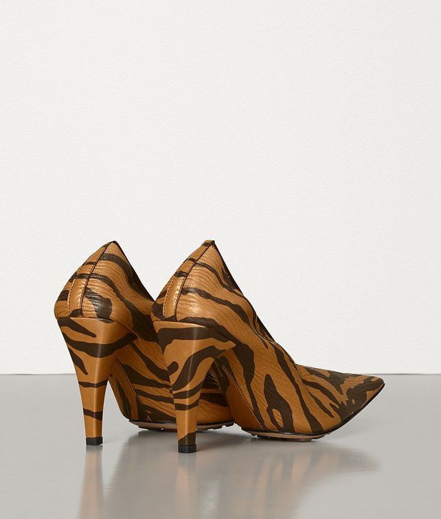 Bottega Veneta o1y0725 Pumps in Tan/Black Size US 6.5 / IT 36.5 - 3 Thumbnail