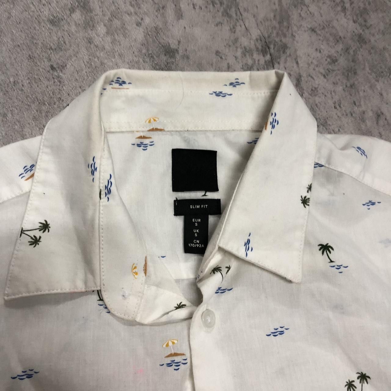 Other White and blue short sleeve button-up shirt #casual Size US S / EU 44-46 / 1 - 3 Thumbnail