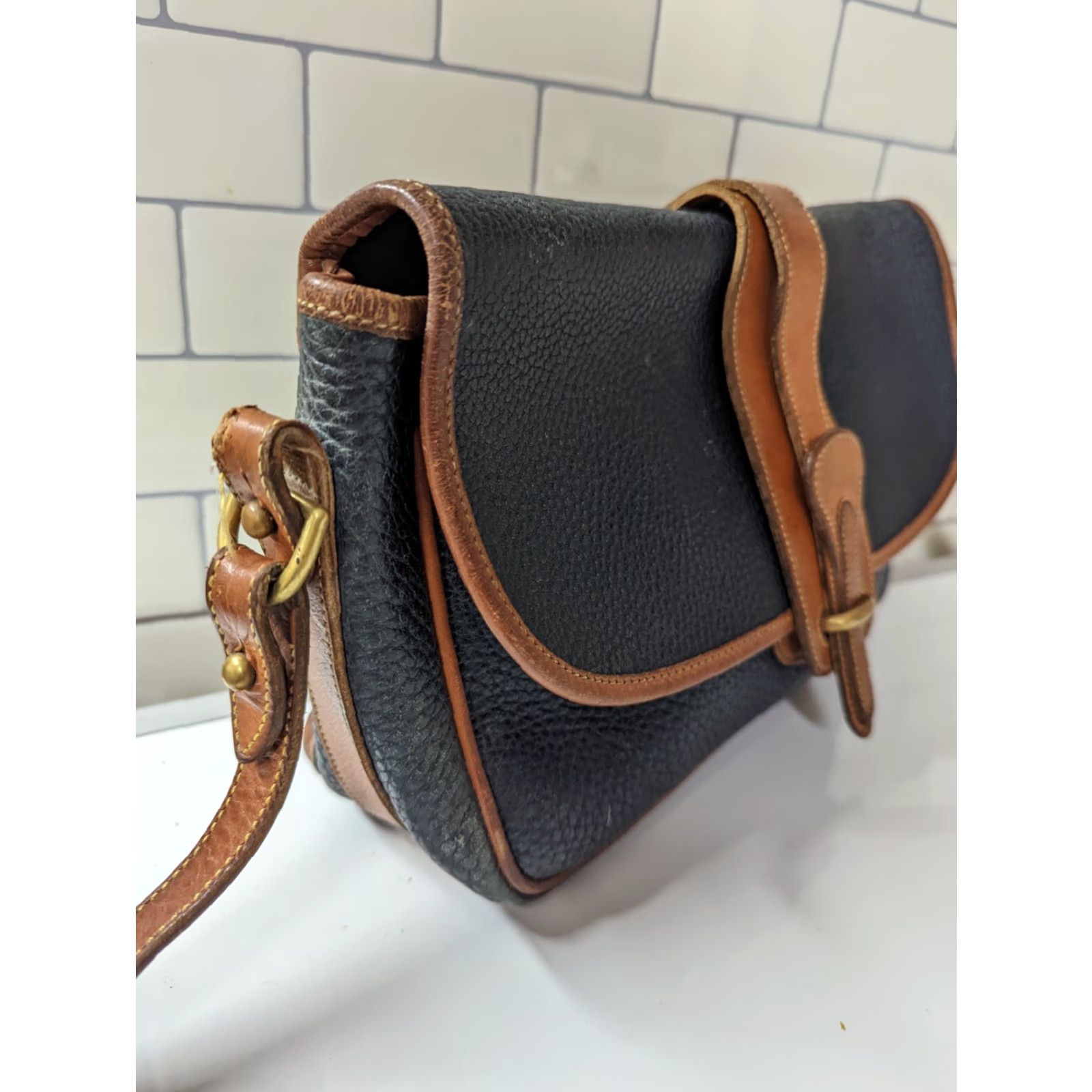 Dooney & Bourke VINTAGE Dooney & Bourke Equestrian Shoulder Bag Very Dark Blue & Brown USA Women's Medium Leather Bag Charms Size ONE SIZE - 3 Thumbnail