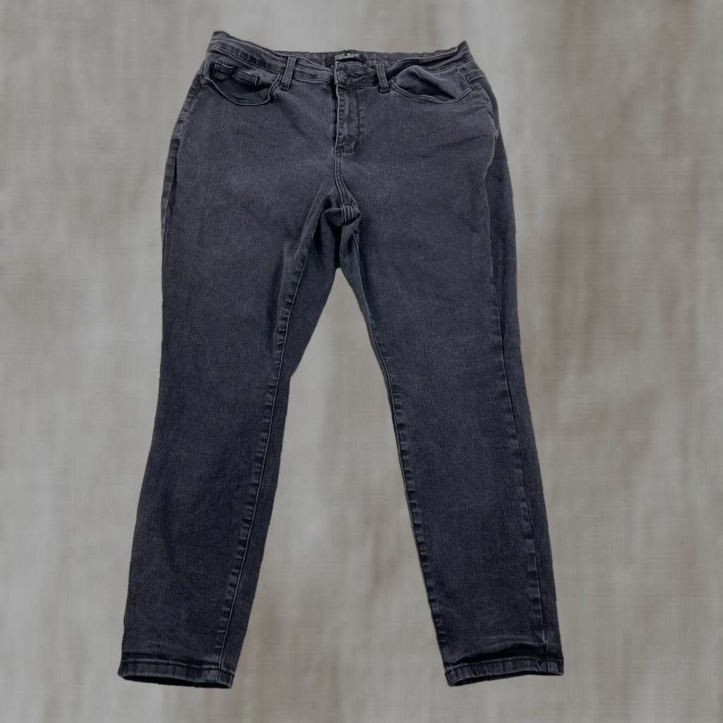 Vintage Judy Blue Jeans Women 18W Skinny Black Wash Faded Stretch Plus Ladies 5-Pocket Design Jeans Mens Womens Size 40" / US 18 - 1 Thumbnail